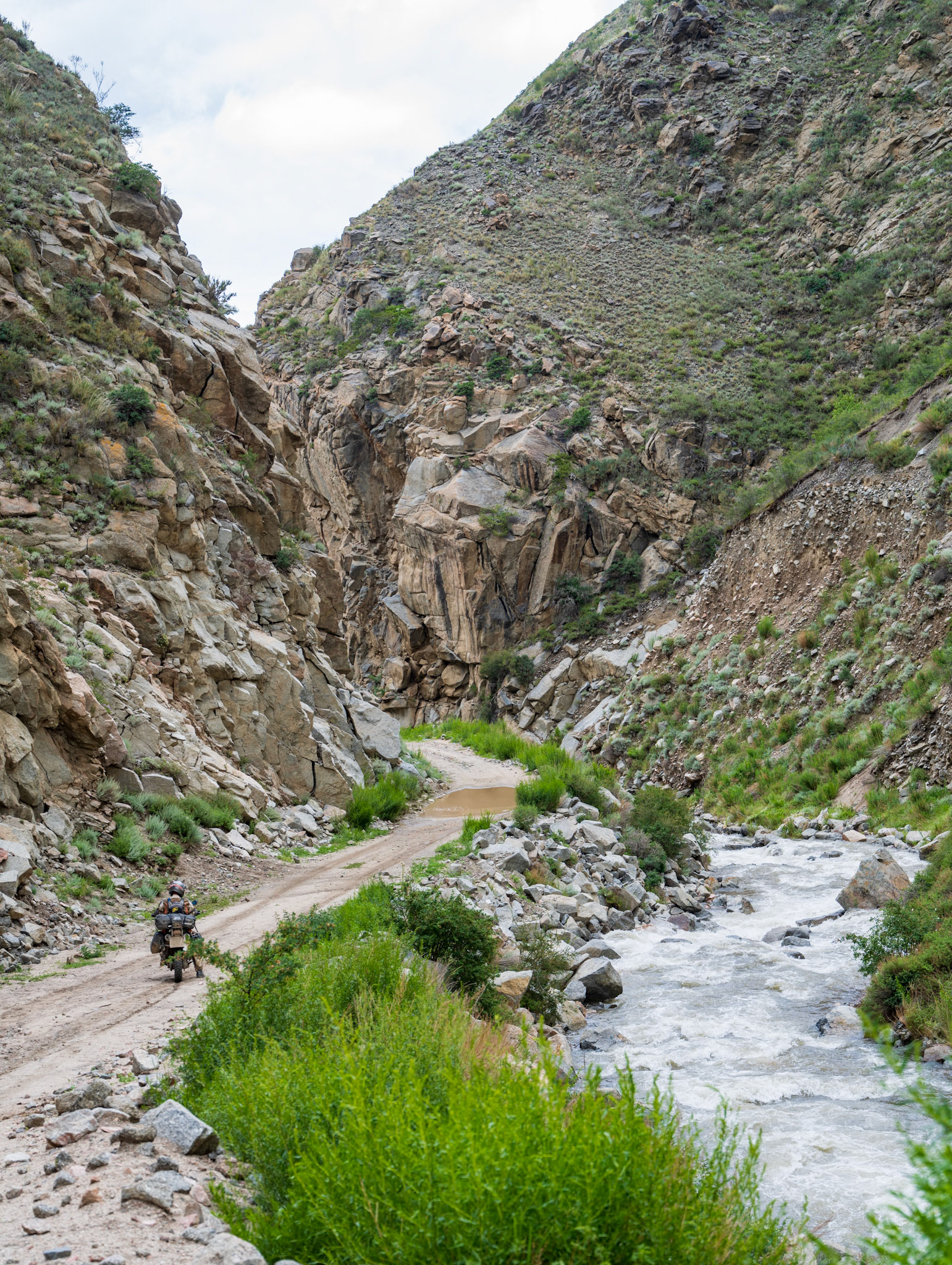 The canyon on the way back to the lake