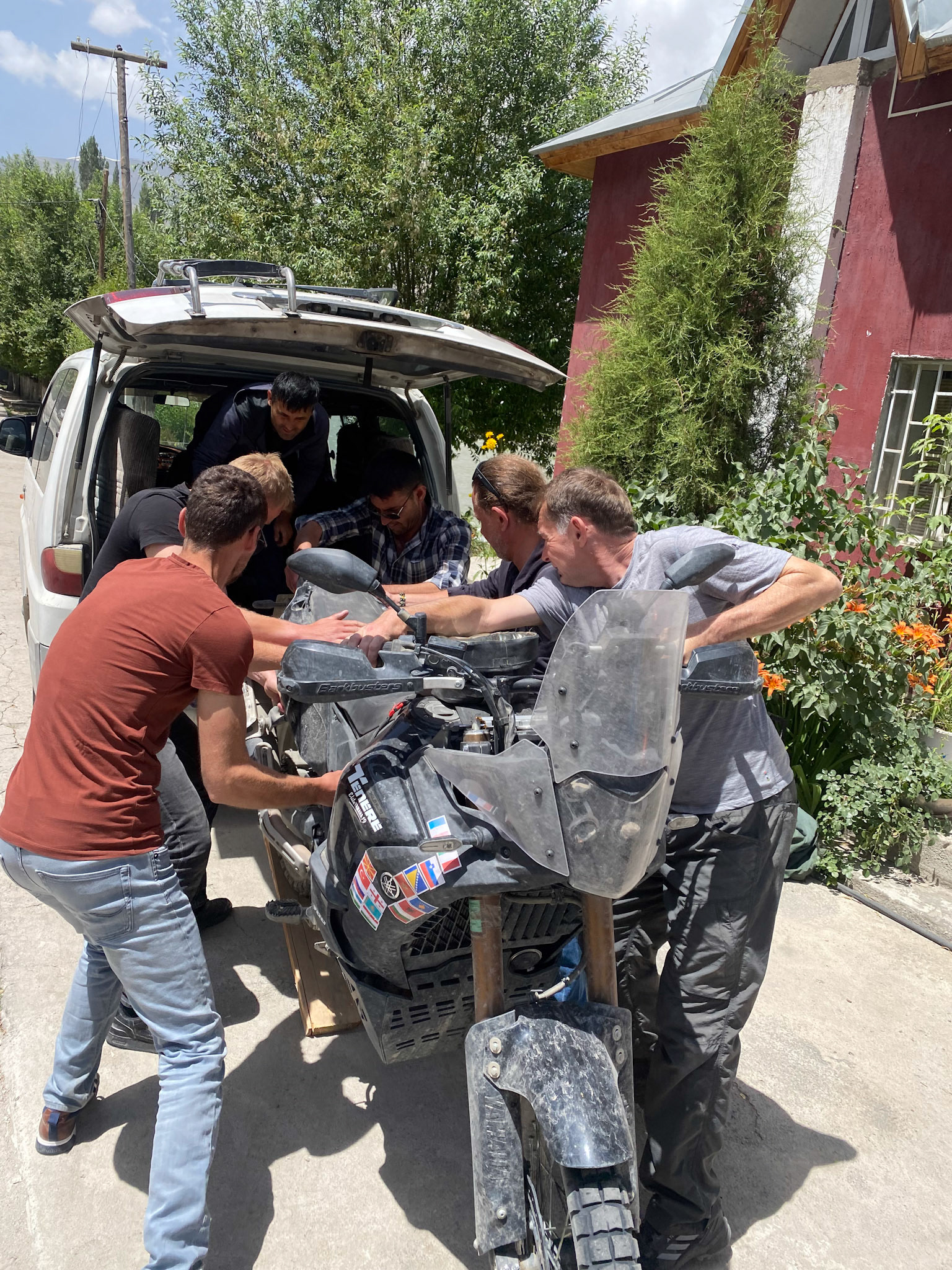 Thankfully we had help from other riders staying at our hotel!