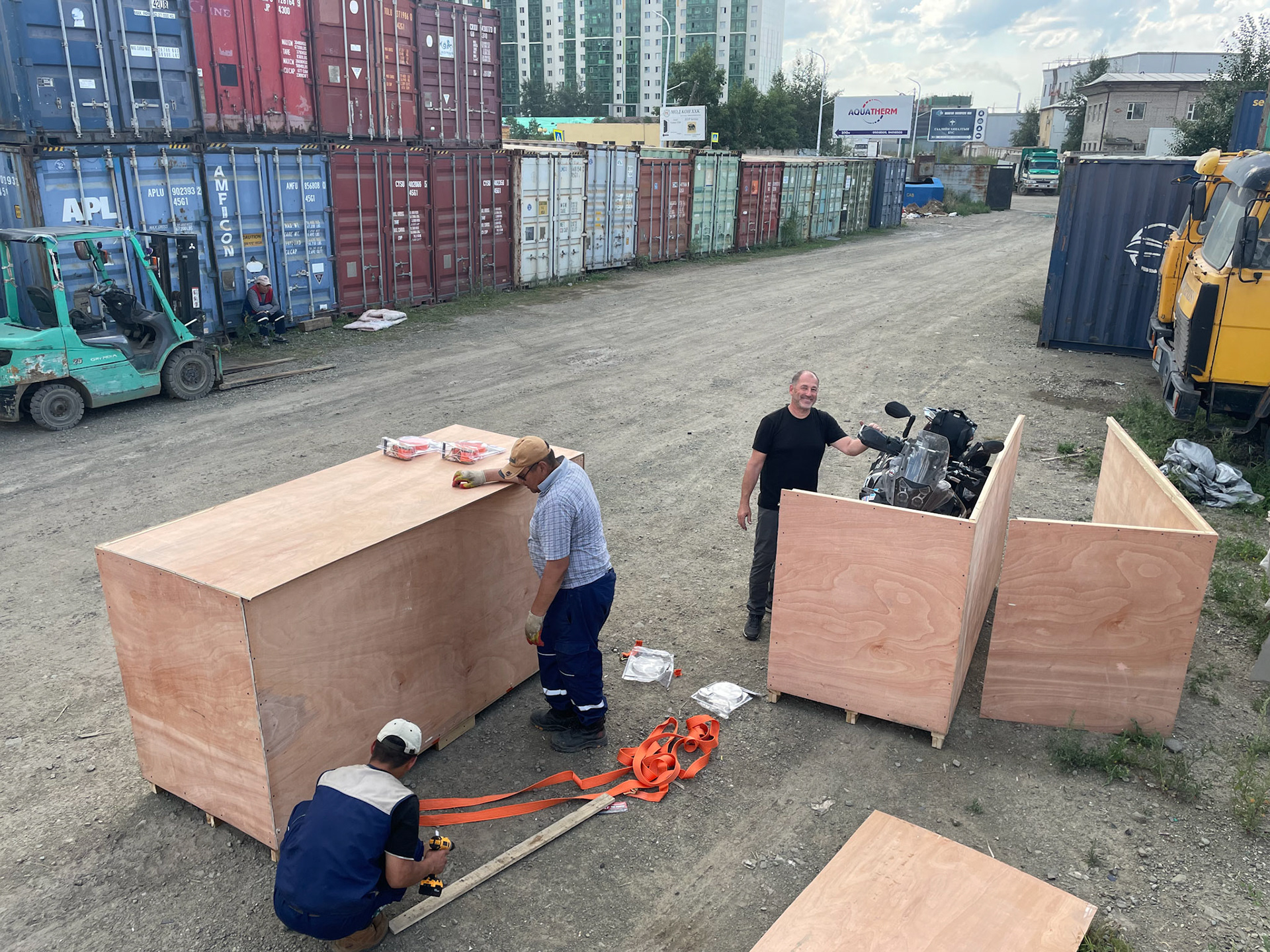A carpenter build these panels, now they're putting together the boxes