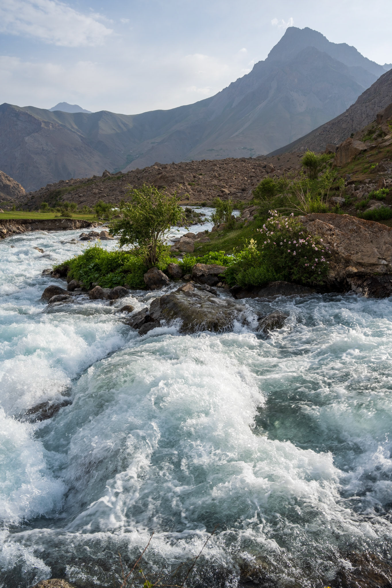 Water rushing out from the 7th lake to reach the next one 🙂