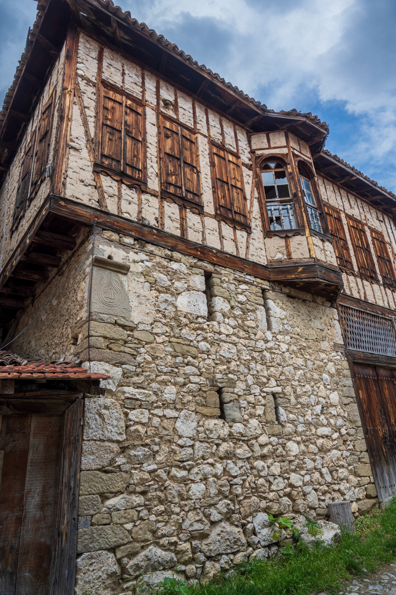 An old house in Yörük Köyü. Notice the meurtrières/loopholes