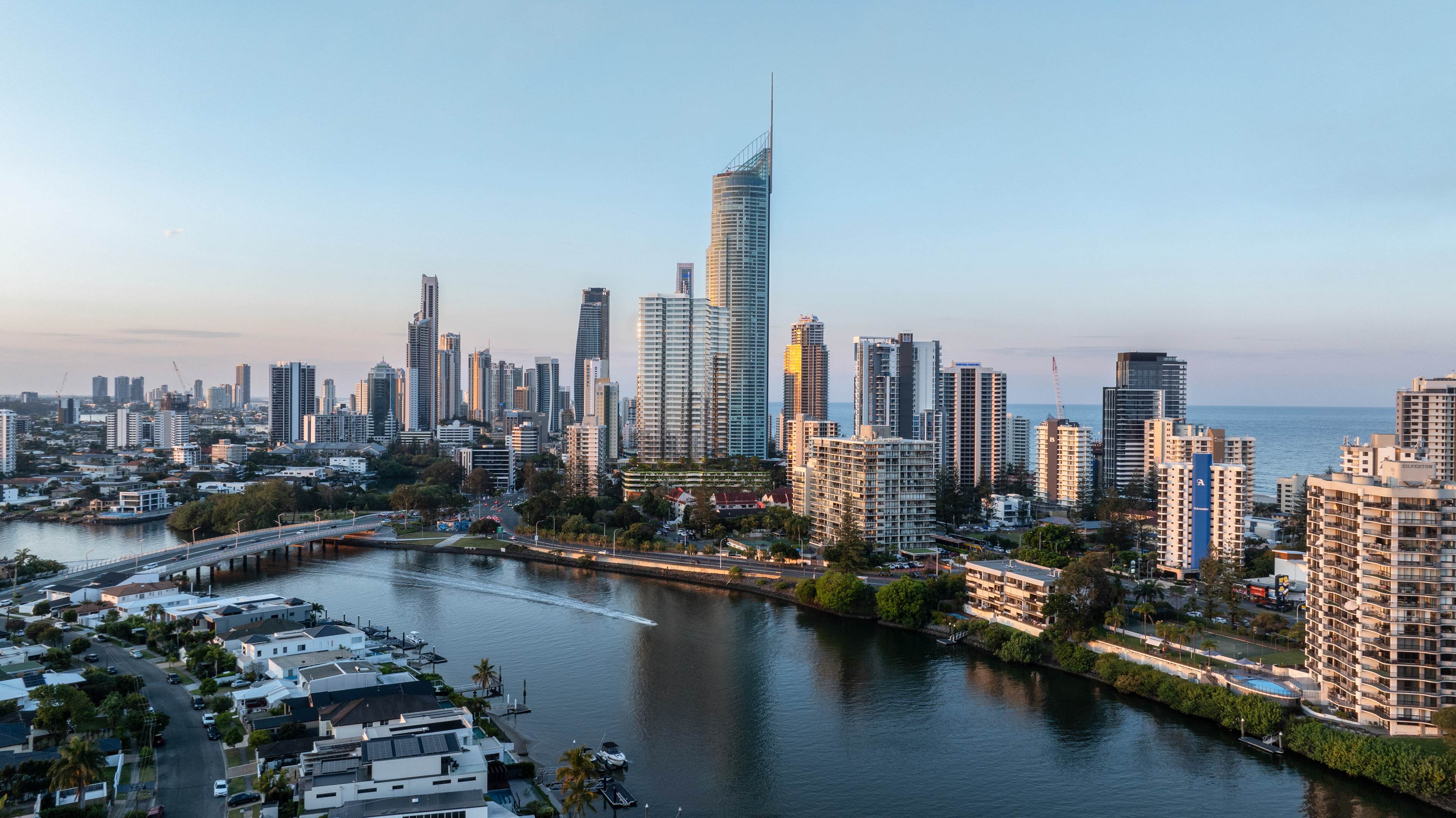 South Beach Apartments | Gold Coast QLD  | Bates Smart In-house