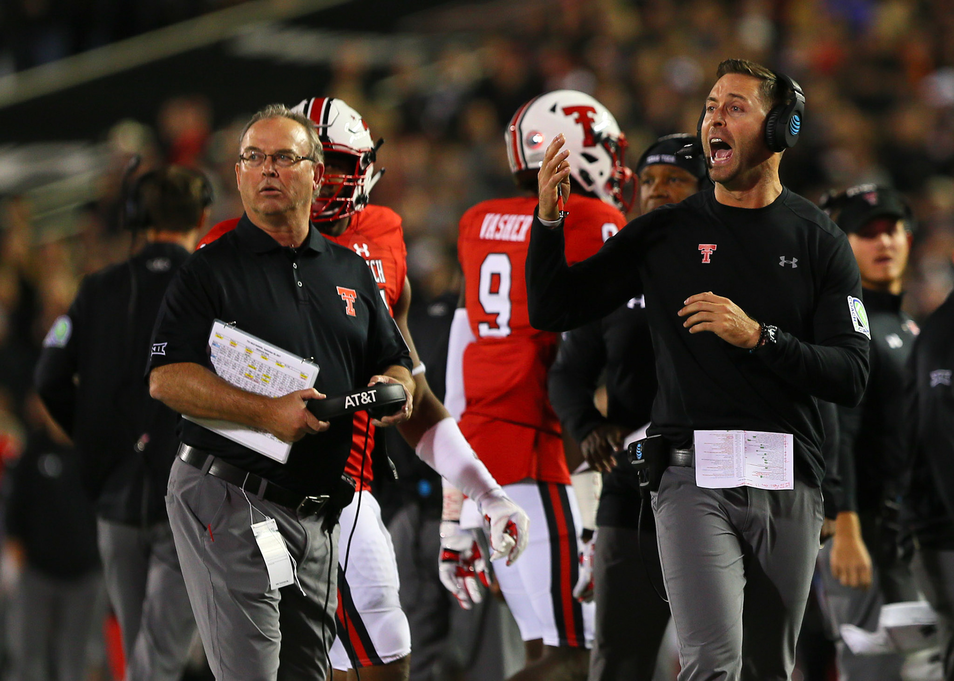 LUBBOCK, TX - SEPTEMBER 30: Texas Tech head coach Kliff Kingsbury communicates from the sidelines during the Texas Tech Raider's 41-34 loss to the Oklahoma State Cowboys on September 30, 2017 at Jones AT&amp;T Stadium in Lubbock, TX. (Photo by Sam Grenadier/Icon Sportswire)