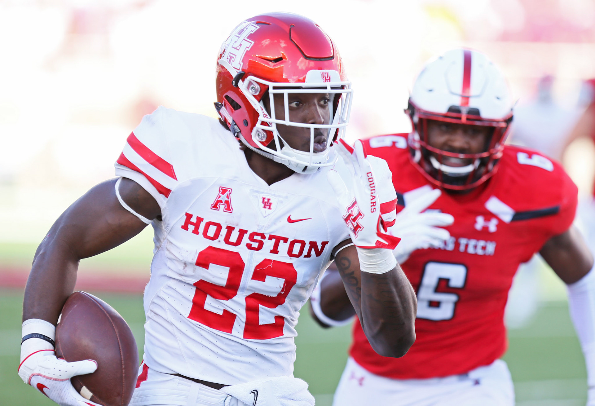 Houston's Terence Williams (22) carries the ball during game against Houston Saturday, Sept. 15, 2018, at Jones AT&amp;T Stadium in Lubbock, Texas. [Sam Grenadier/A-J Media]