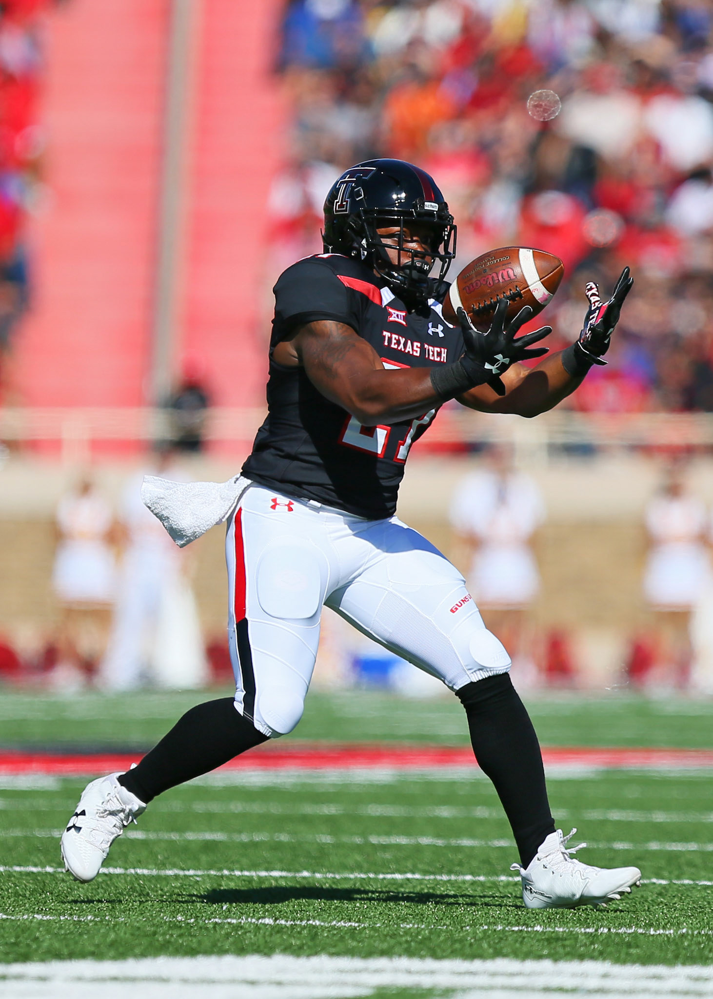 LUBBOCK, TX - October 21: Texas Tech running back Demarcus Felton (27) catches the ball during the Texas Tech Raider's 31-13 loss to the Iowa State Cyclones on October 21, 2017 at Jones AT&amp;T Stadium in Lubbock, TX. (Photo by Sam Grenadier/Icon Sportswire)