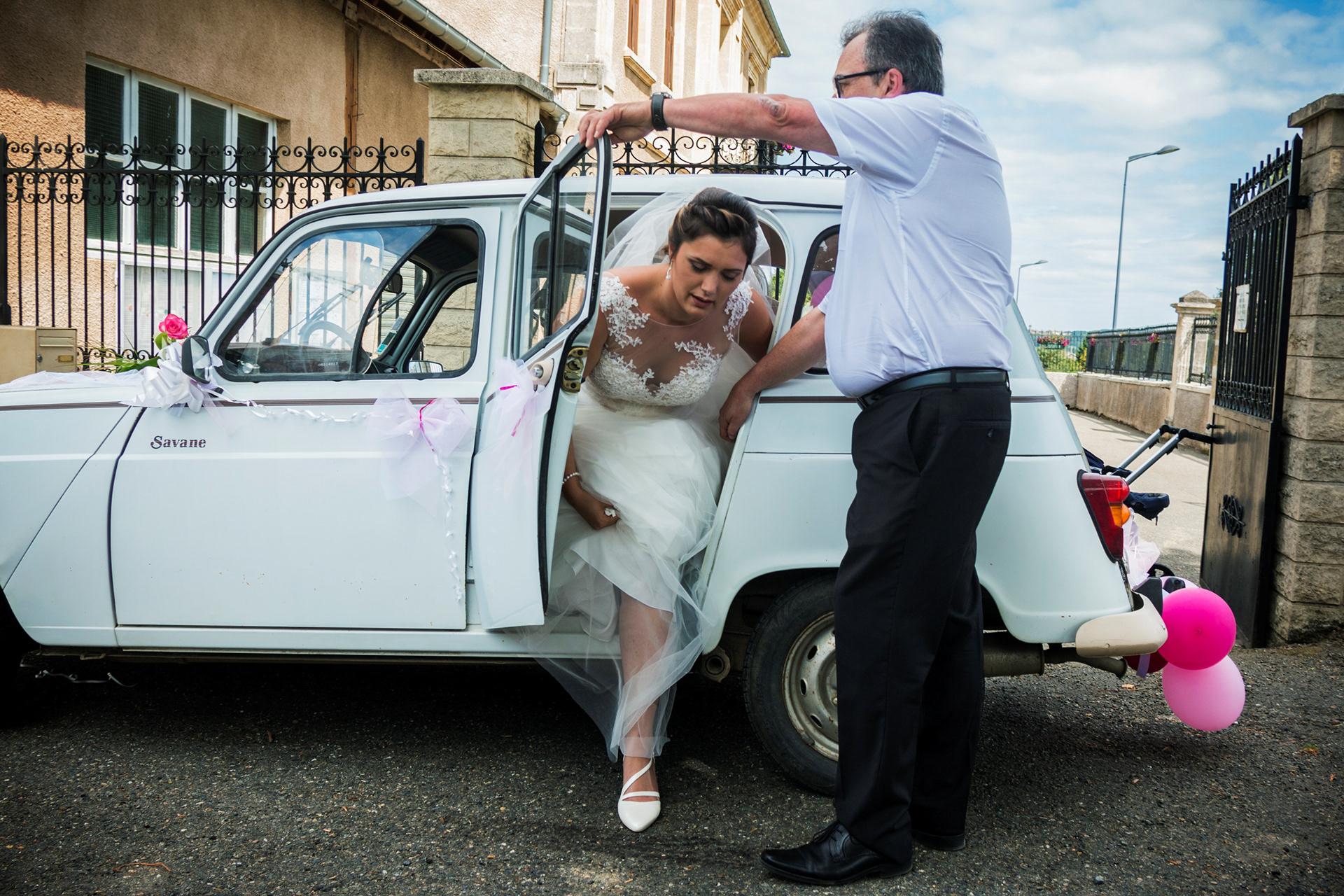 Mariage - arrivée à la mairie