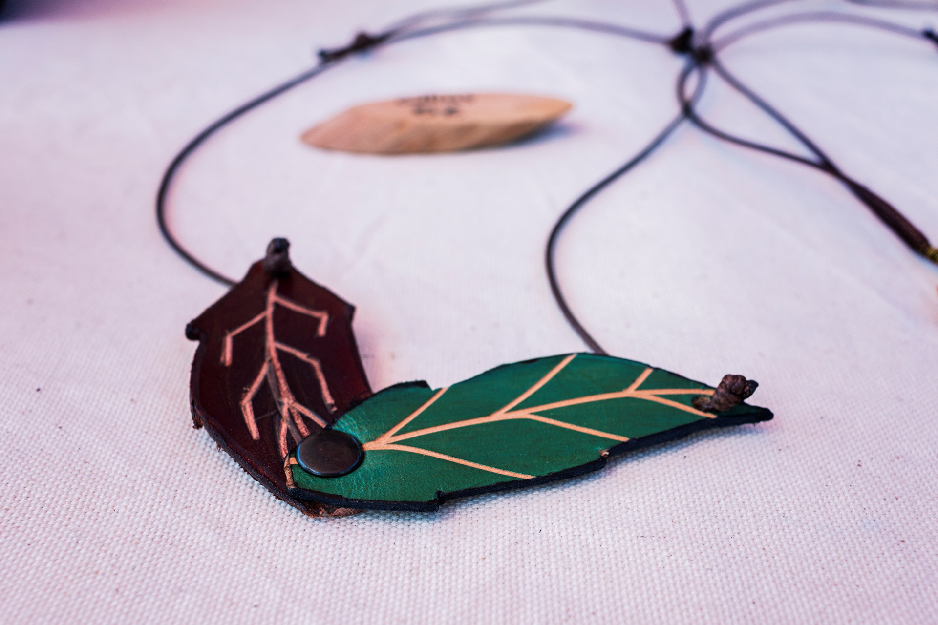 Bijoux - collier en cuir