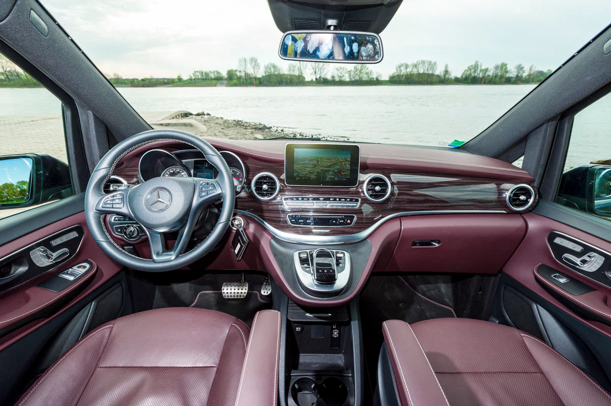 © SOLUTION UTILITAIRES / Arnaud HEBERT