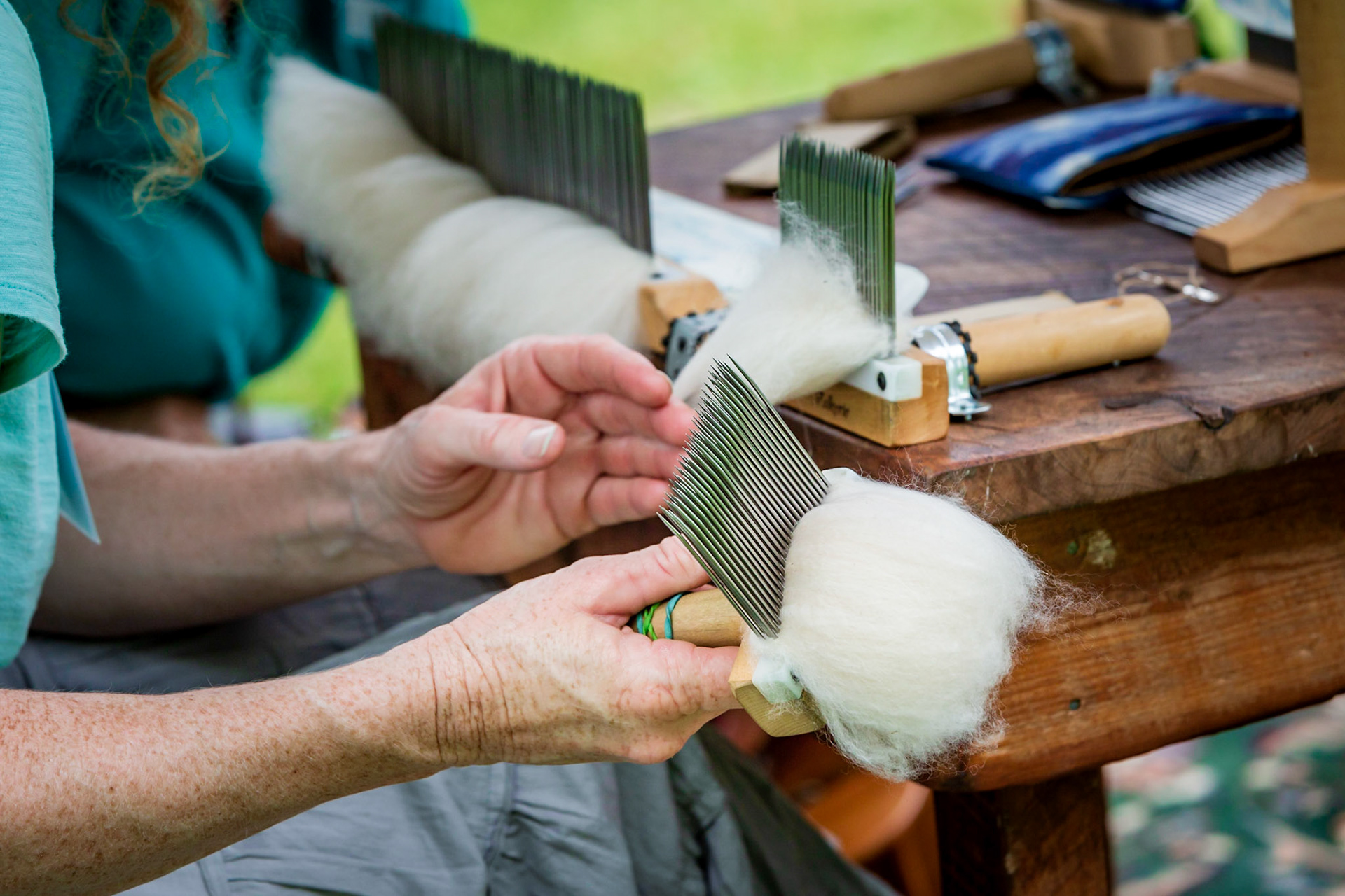 Preparing wool for spinning