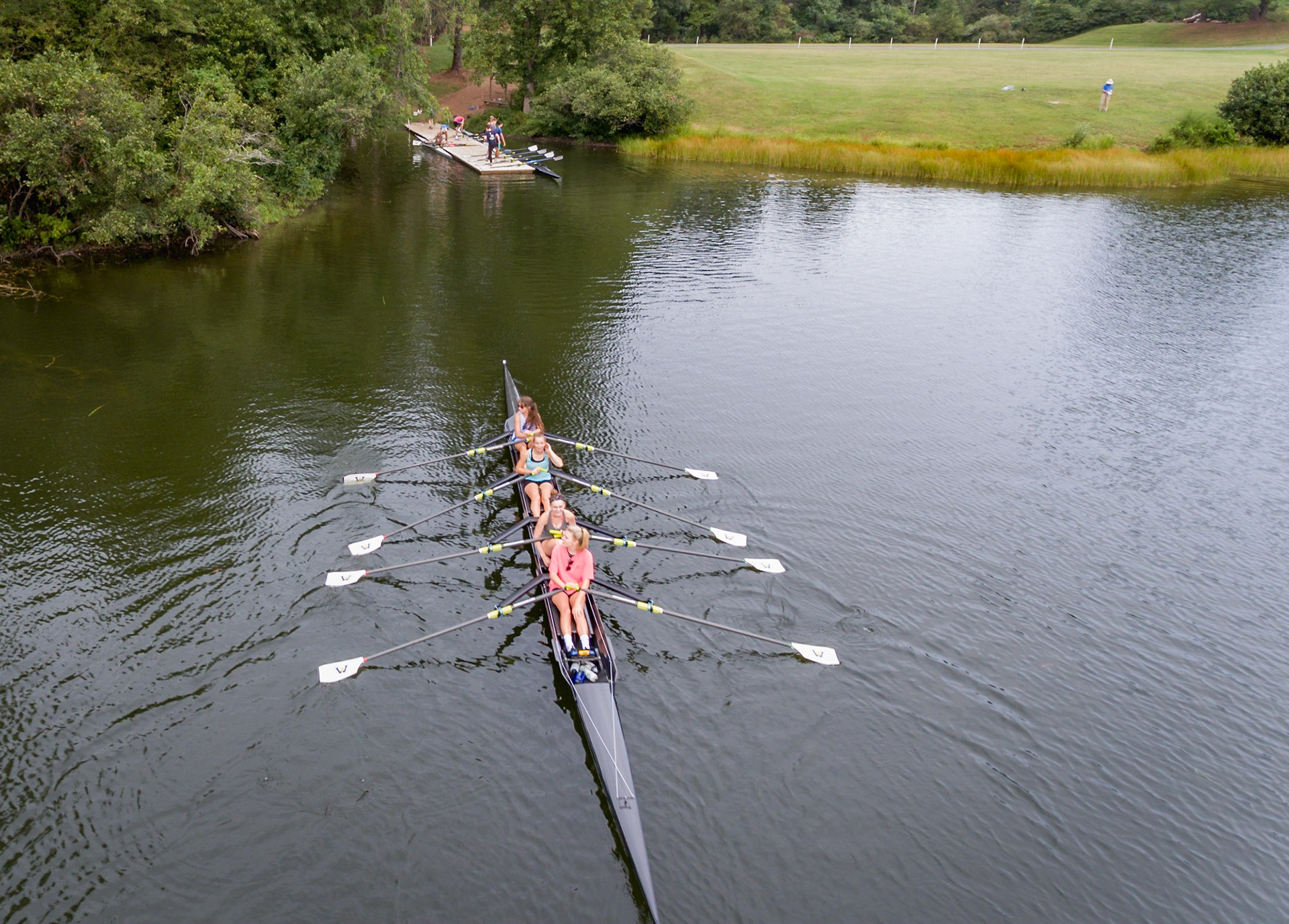 Scullers returning after practice