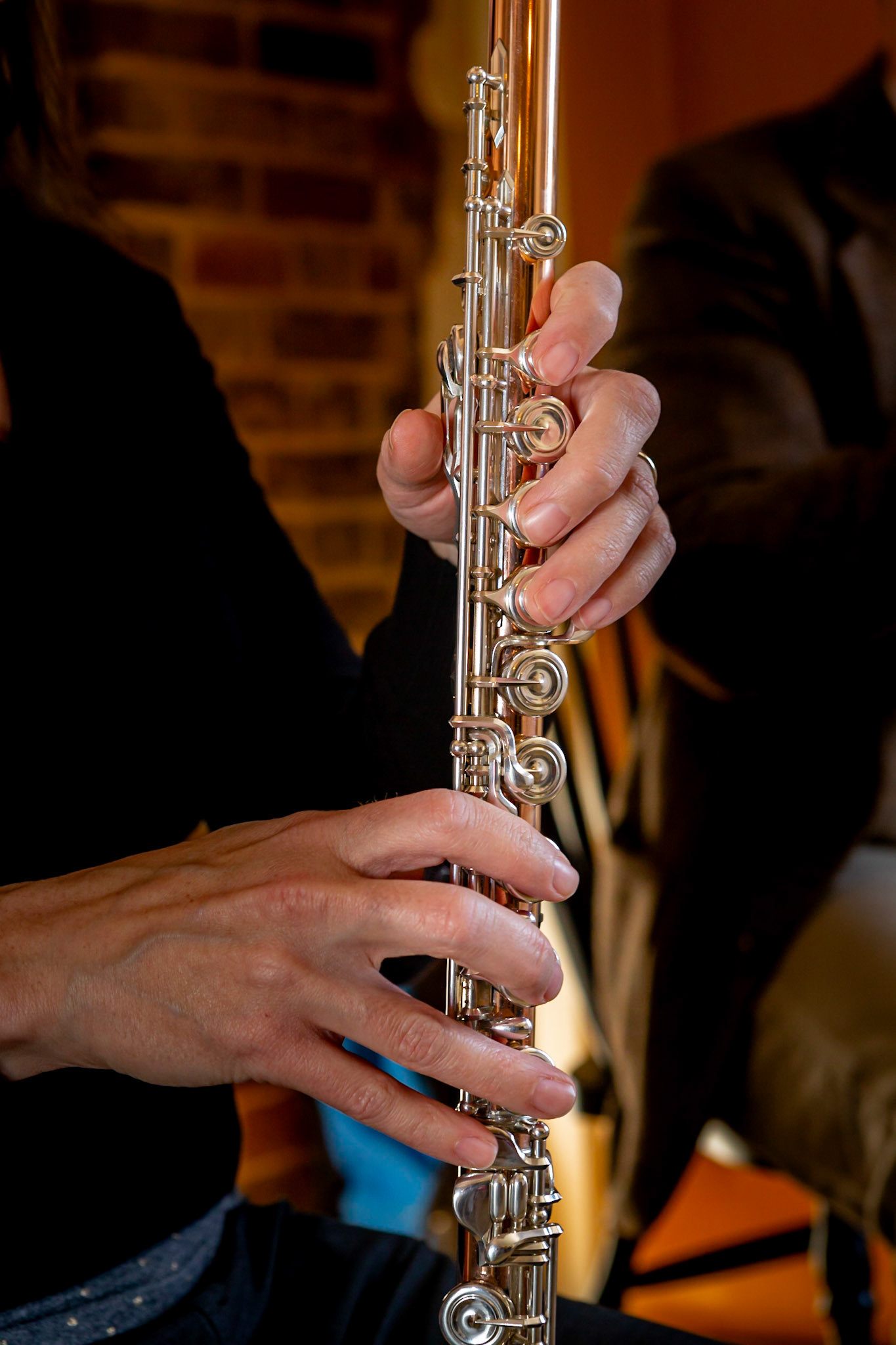 Hands, flute