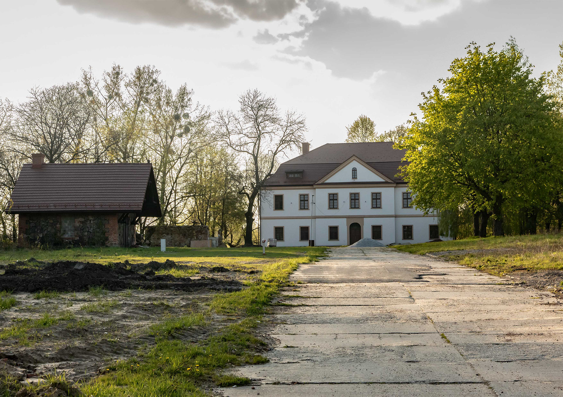 Dworek PGR Stary Dwór Mikulczyce z 1870r.