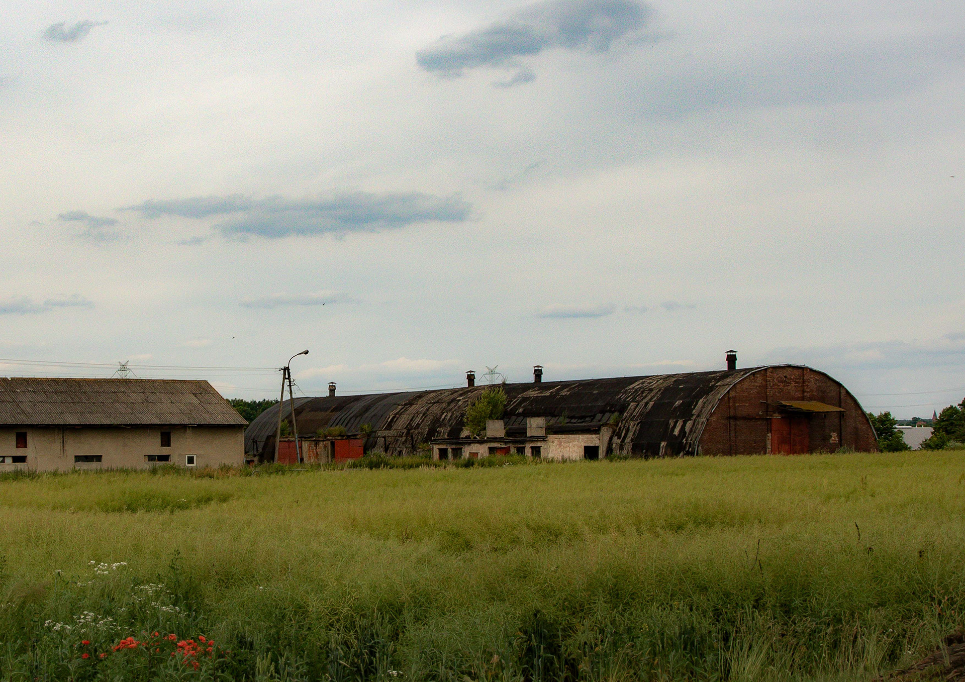  Magazyn zbożowy z 1930 r. Hala systemu Junkersa Ziemięcice