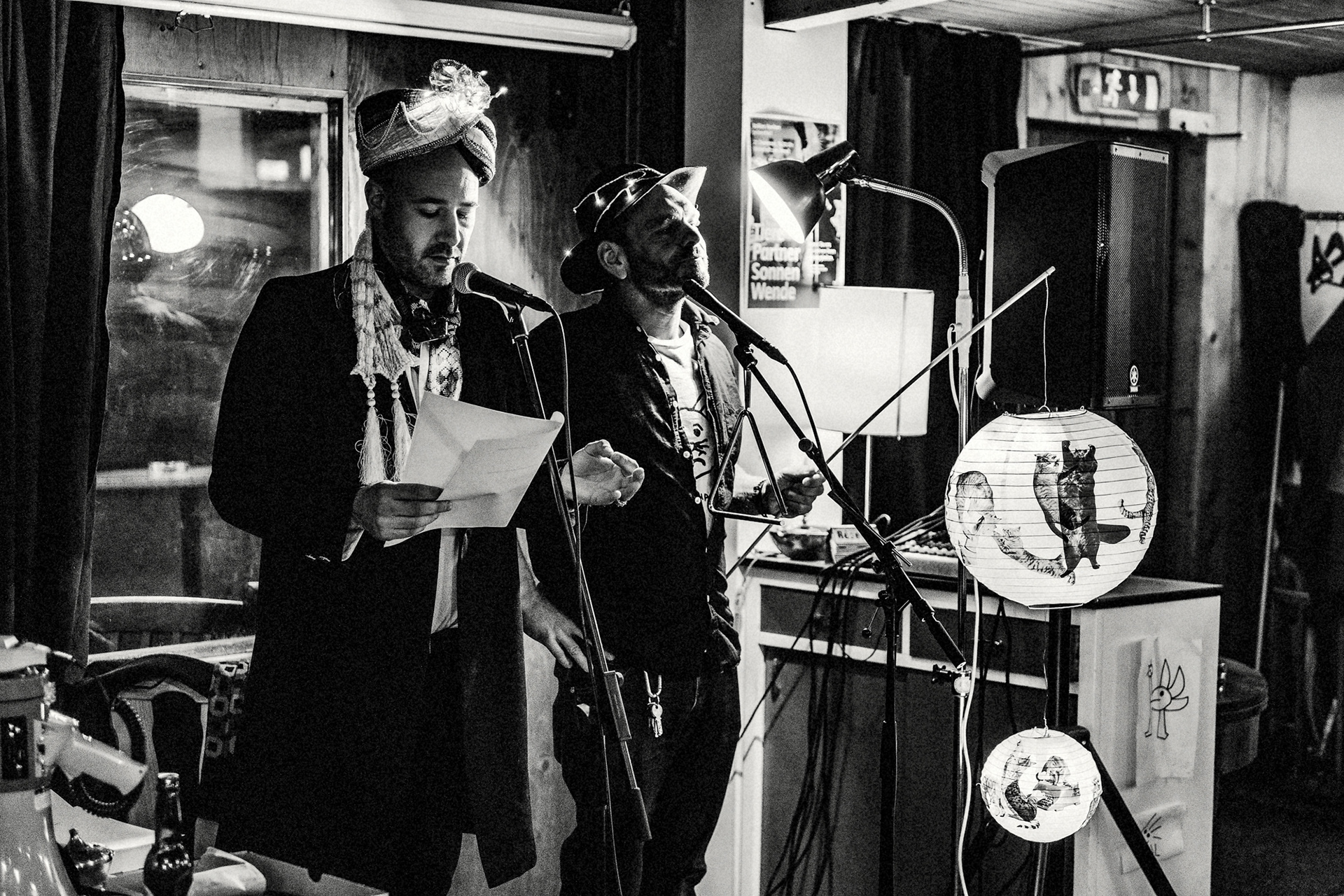 Katzenpater Claudio Landolt und Marcel Moser, der stumme Lampionist