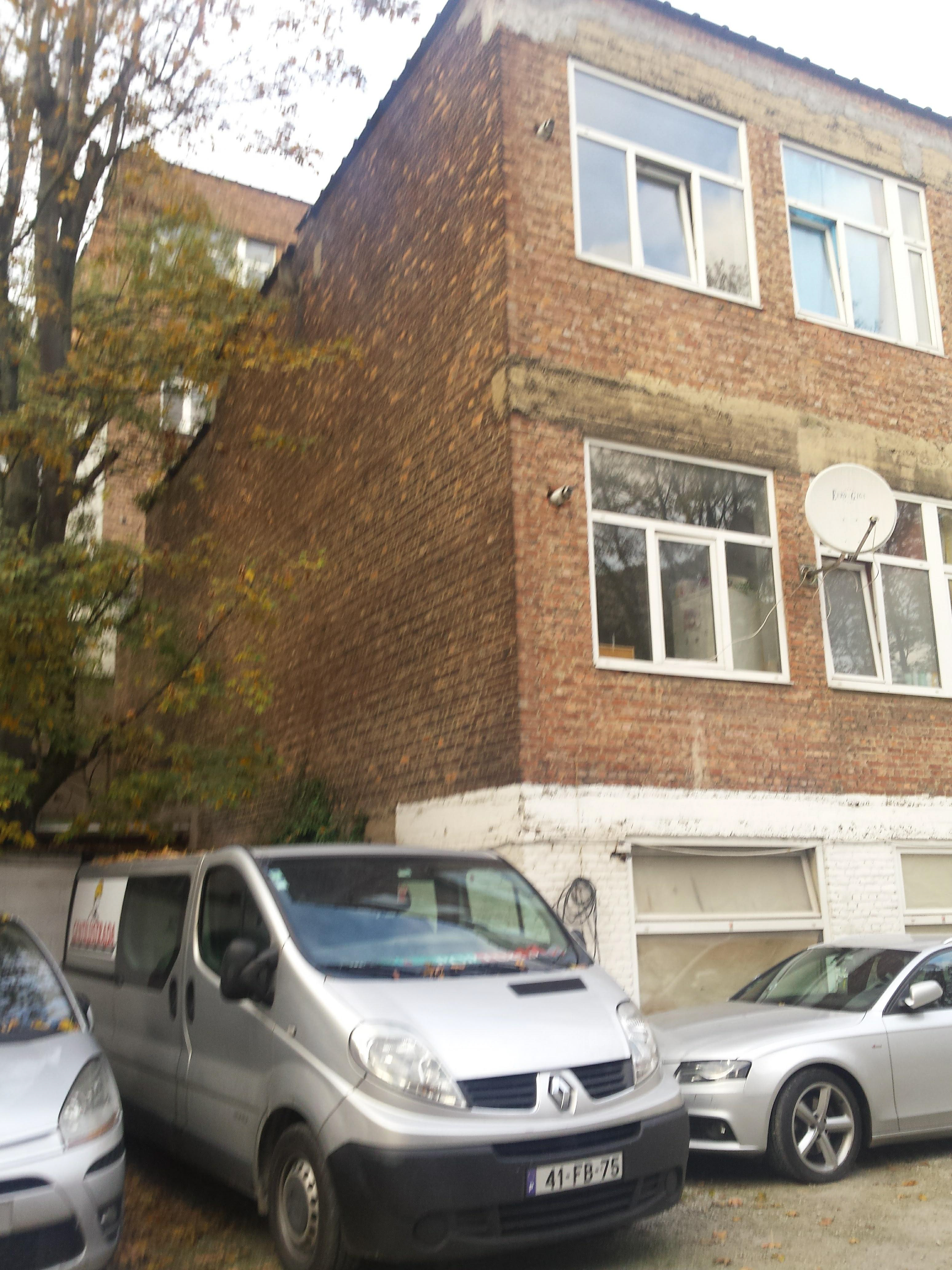 Situation existante: volume arrière et parking en intérieur d'îlot