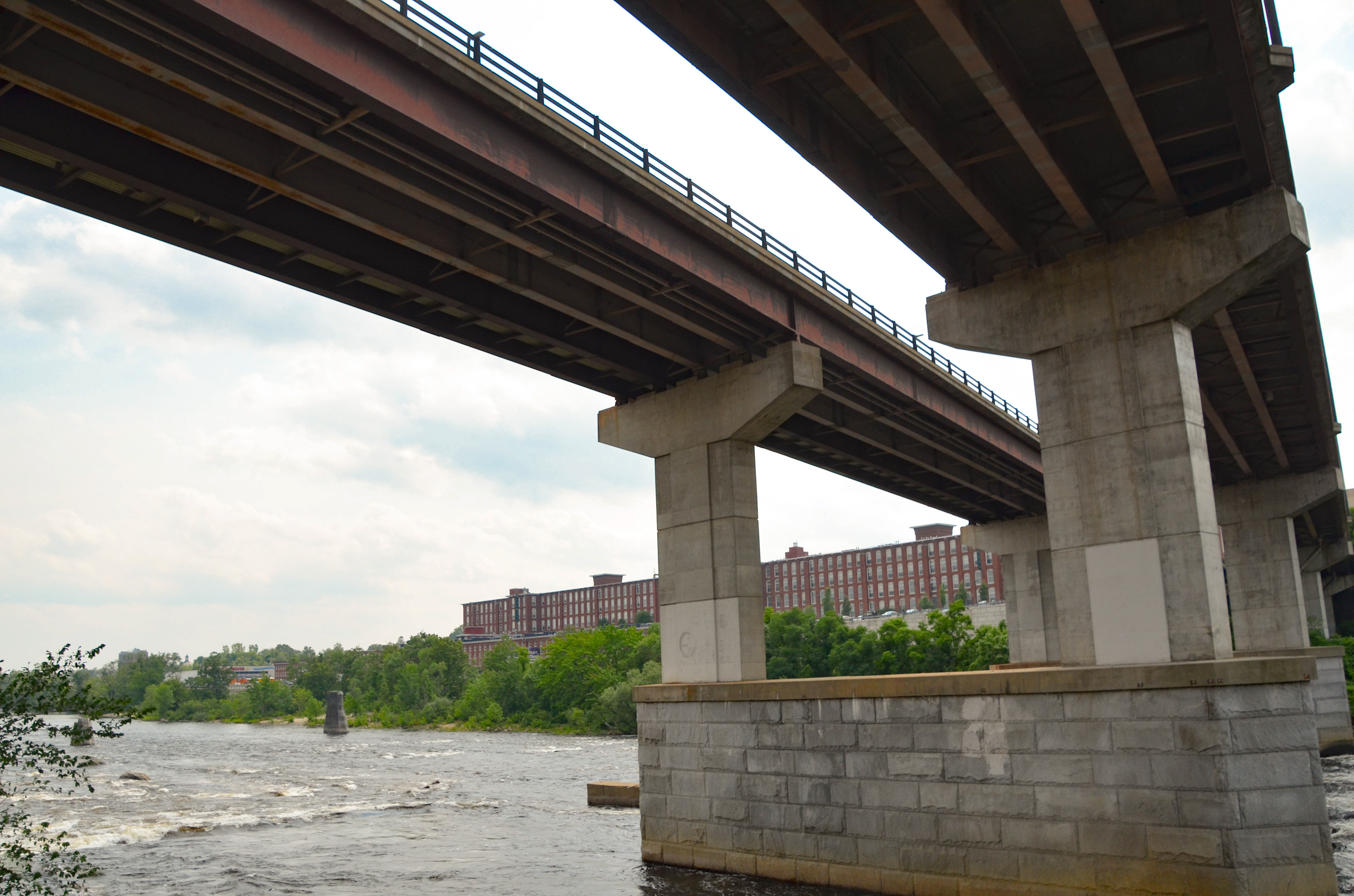 Notre Dame Bridge crossing the Merrimack River