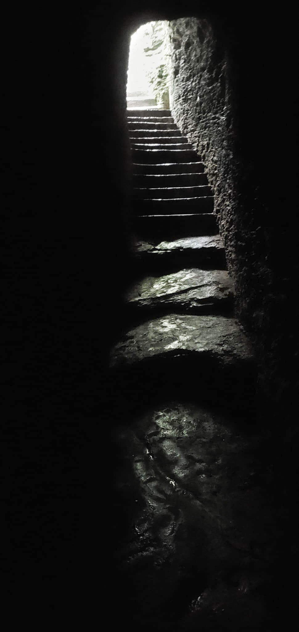 Stairs leading out of Admiral's Cave at Admiralty House Park