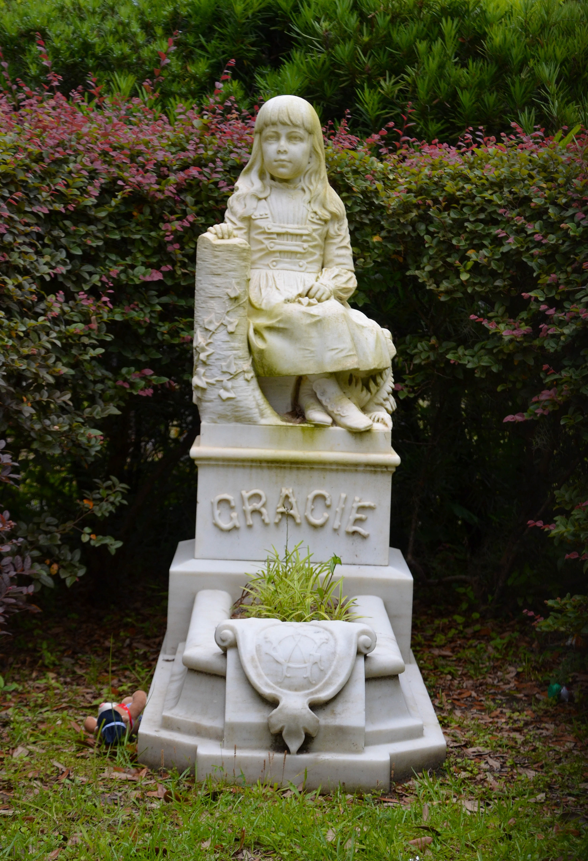 Little Gracie Watson's Grave - Bonaventure Cemetery - Thunderbolt
