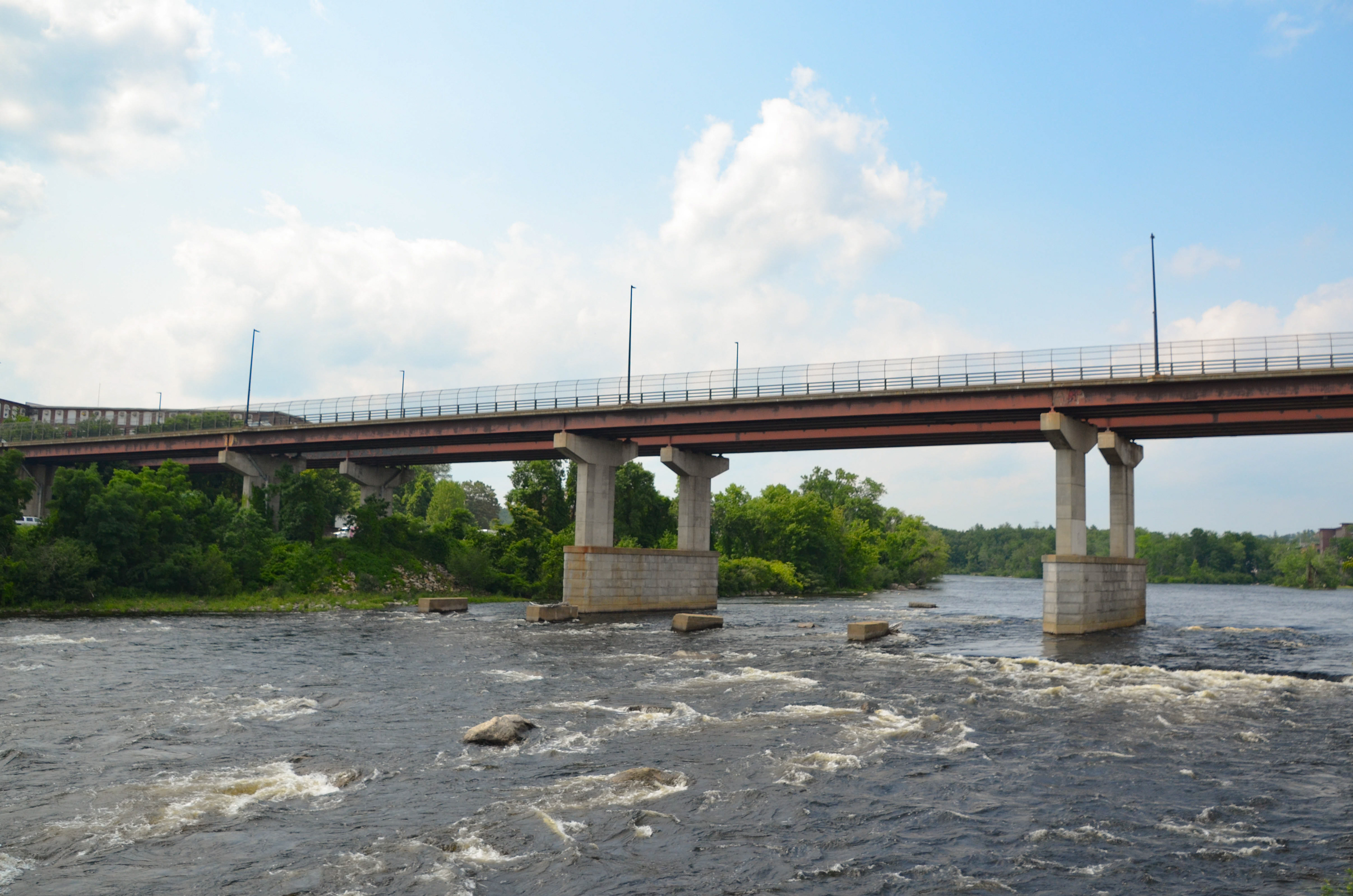 Notre Dame Bridge crossing the Merrimack River (viewed from Arms Park)