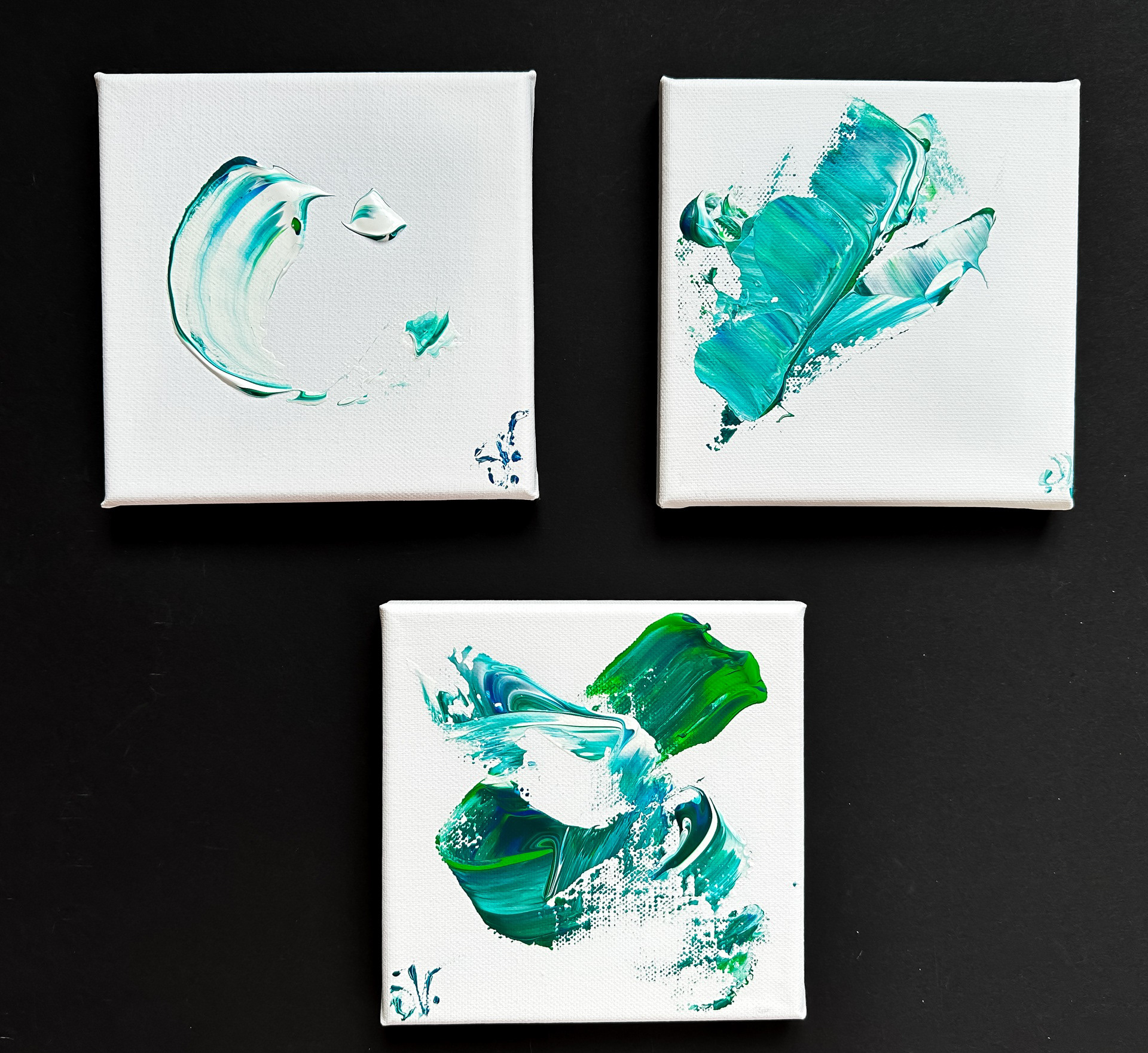 "Trio" - 15x15 cm. Available