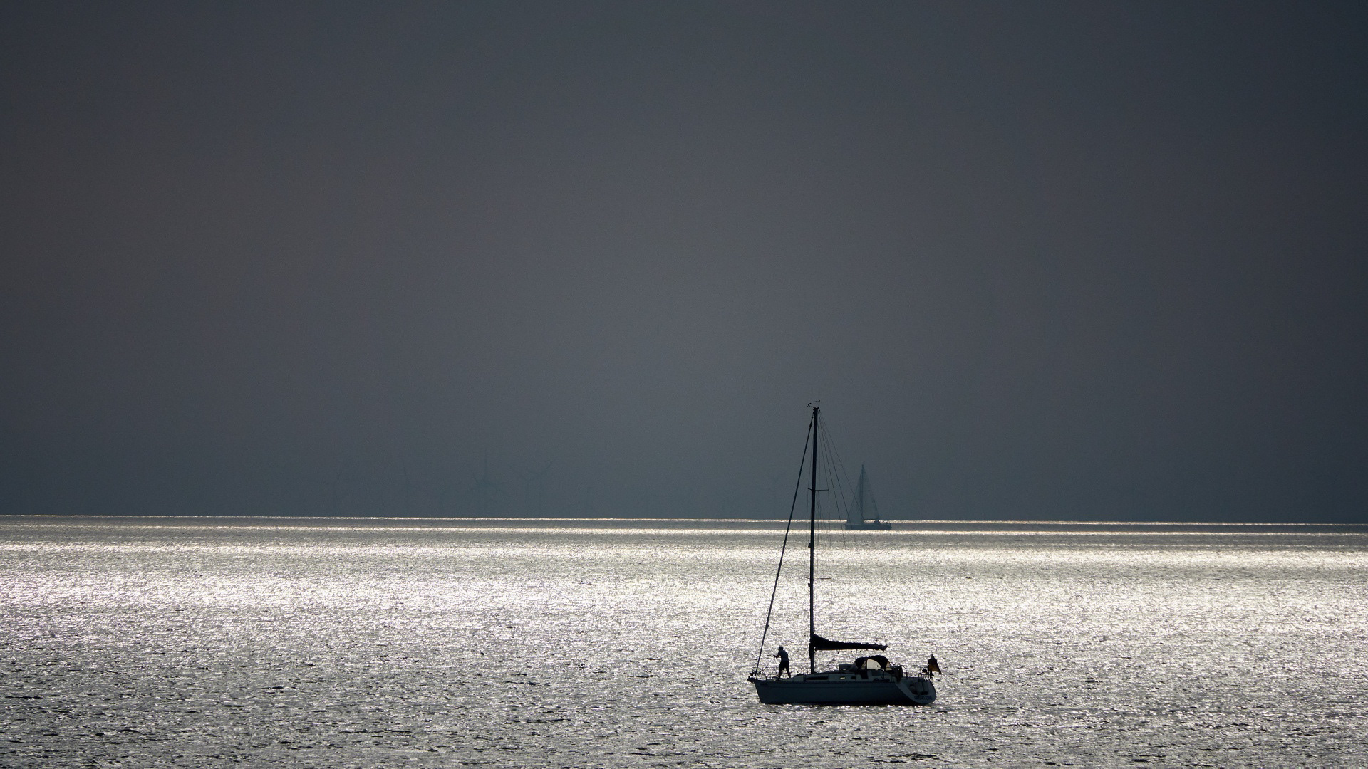 segelboot auf der ostsee bei grömitz in schleswig-holstein