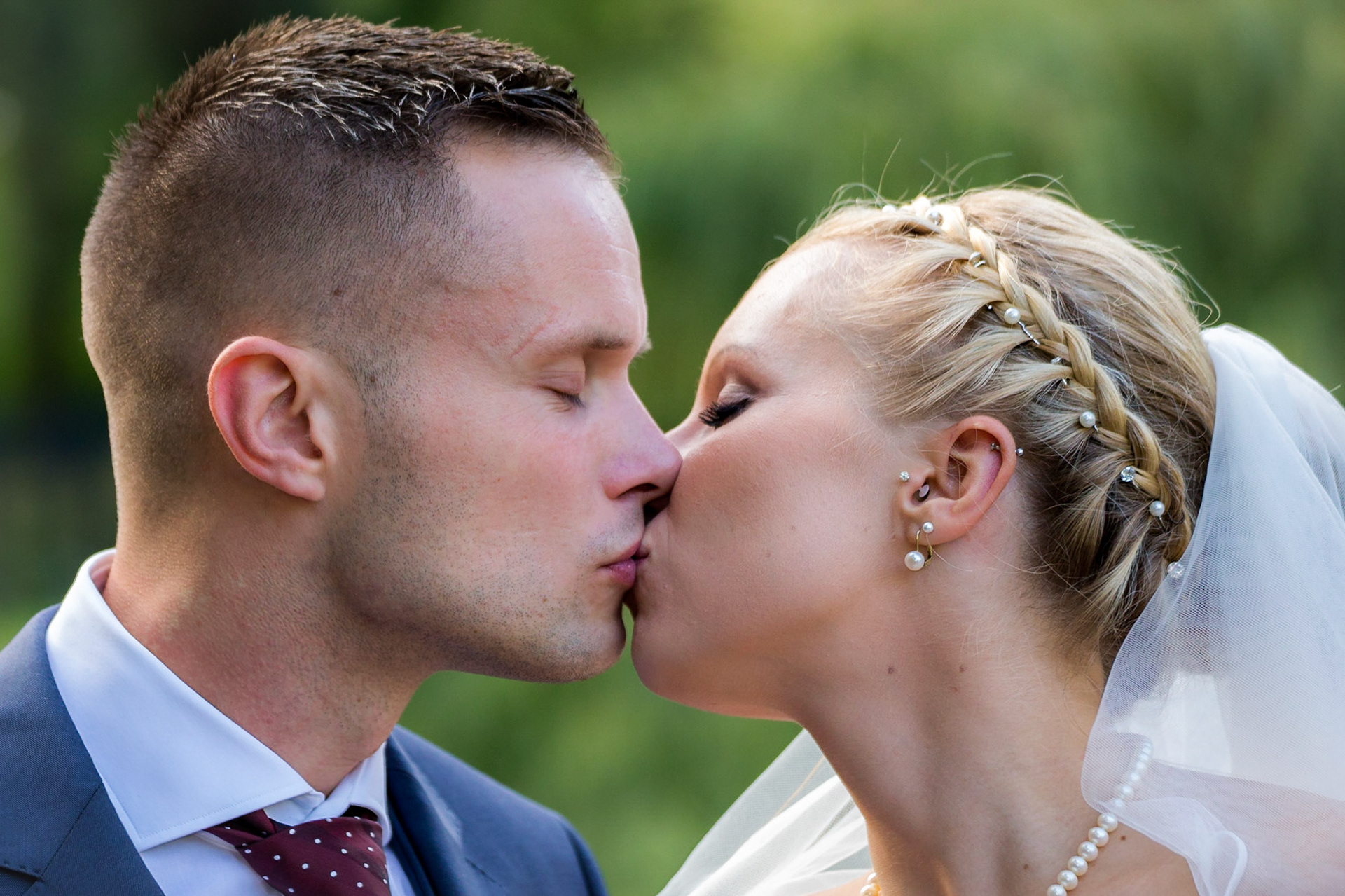 Kiss