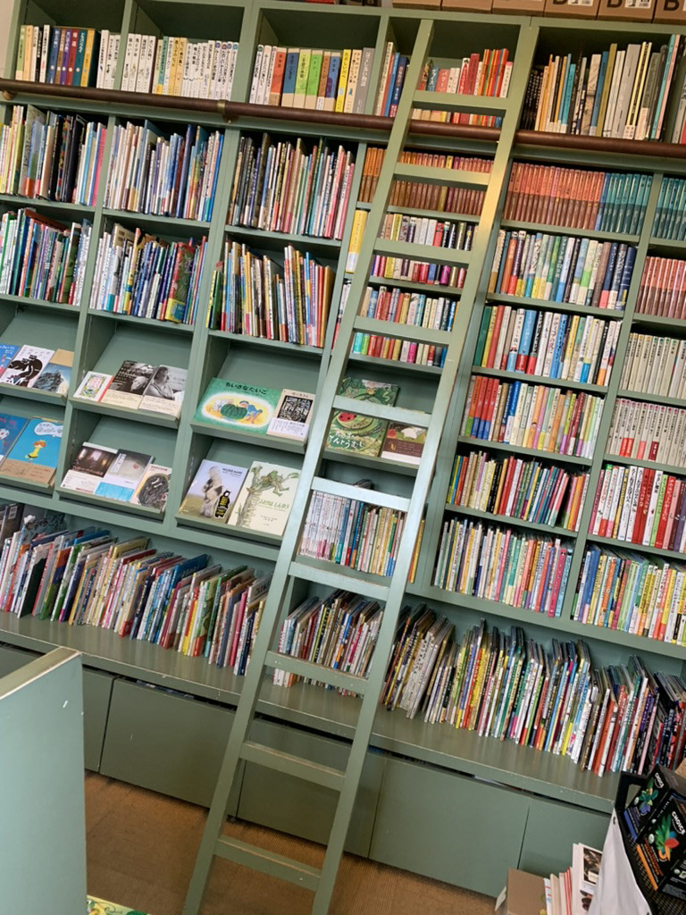 こちらはメリーゴーランド京都