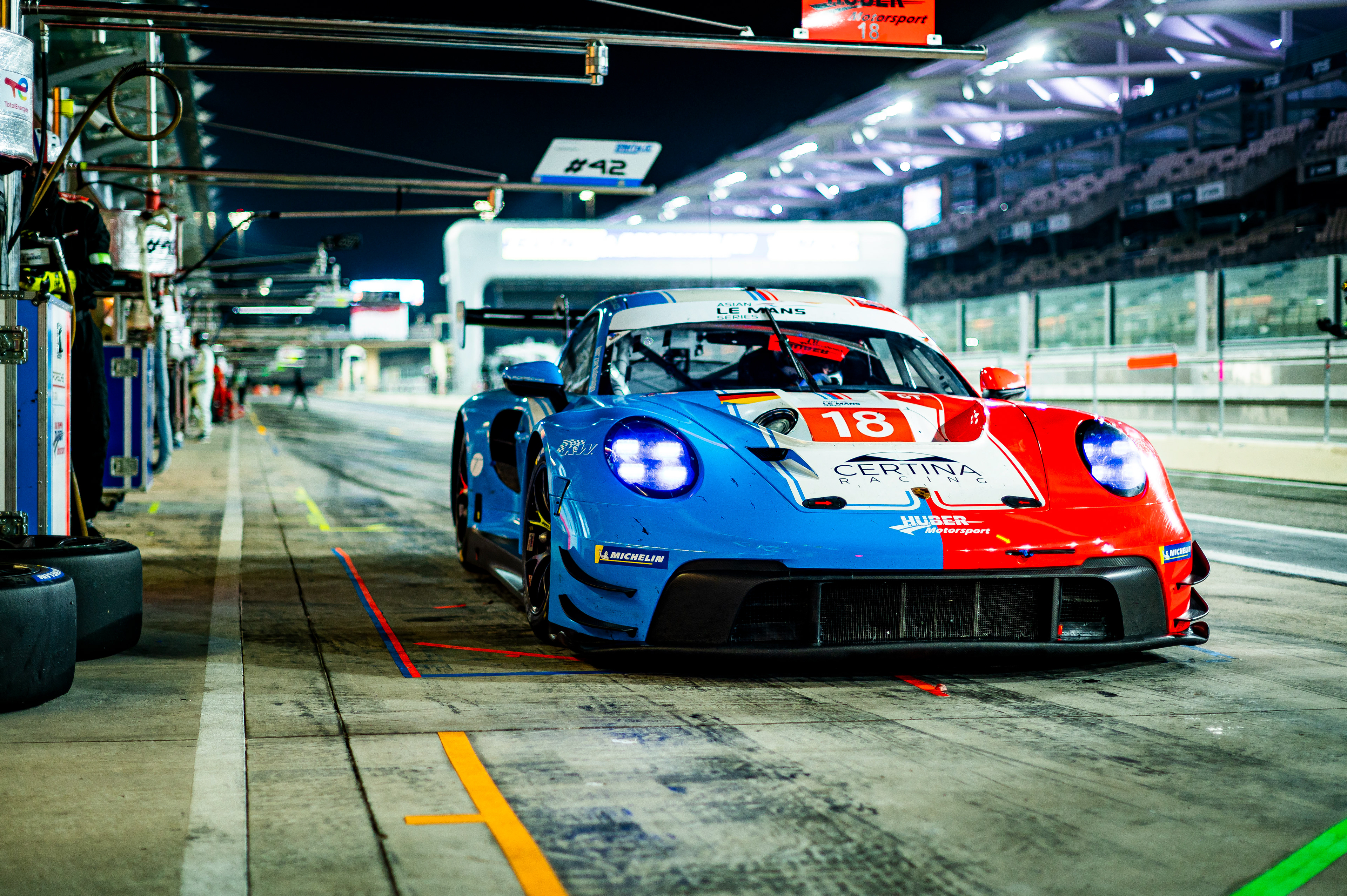 #18 HUBER MOTORSPORT Porsche 911 GT3 Stanislav Minsky, Jannes Fittje, Dorian Boccolacci