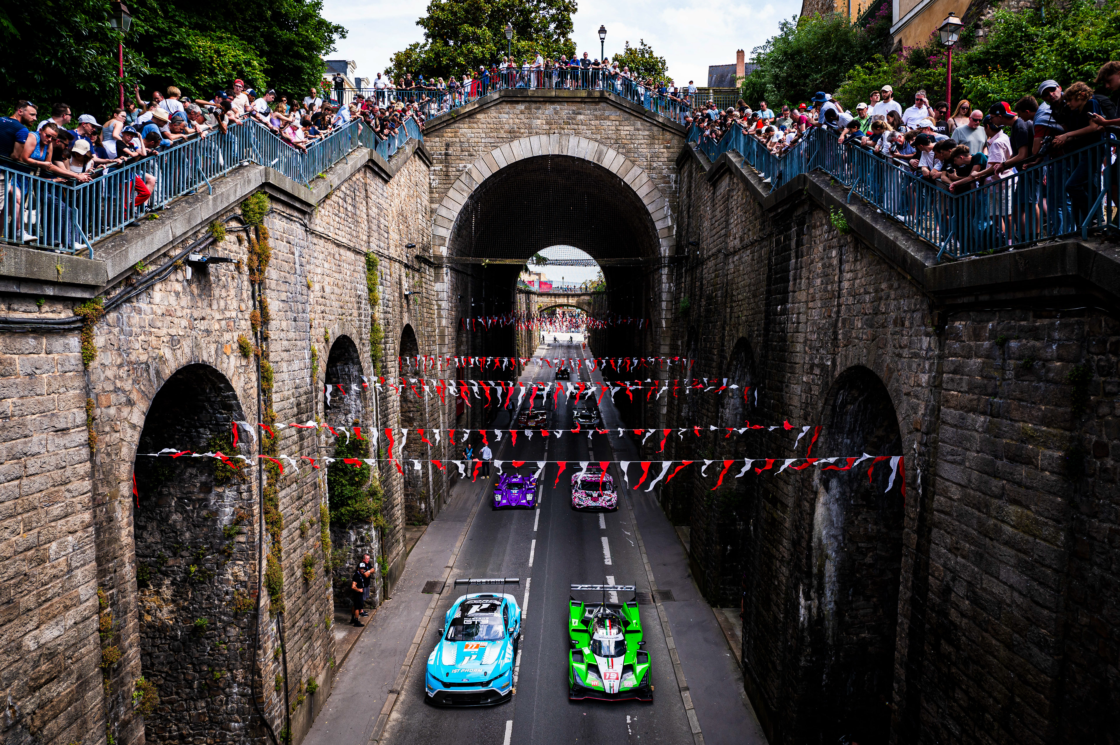 Car Parade under Tunnel Wilbur-Wright