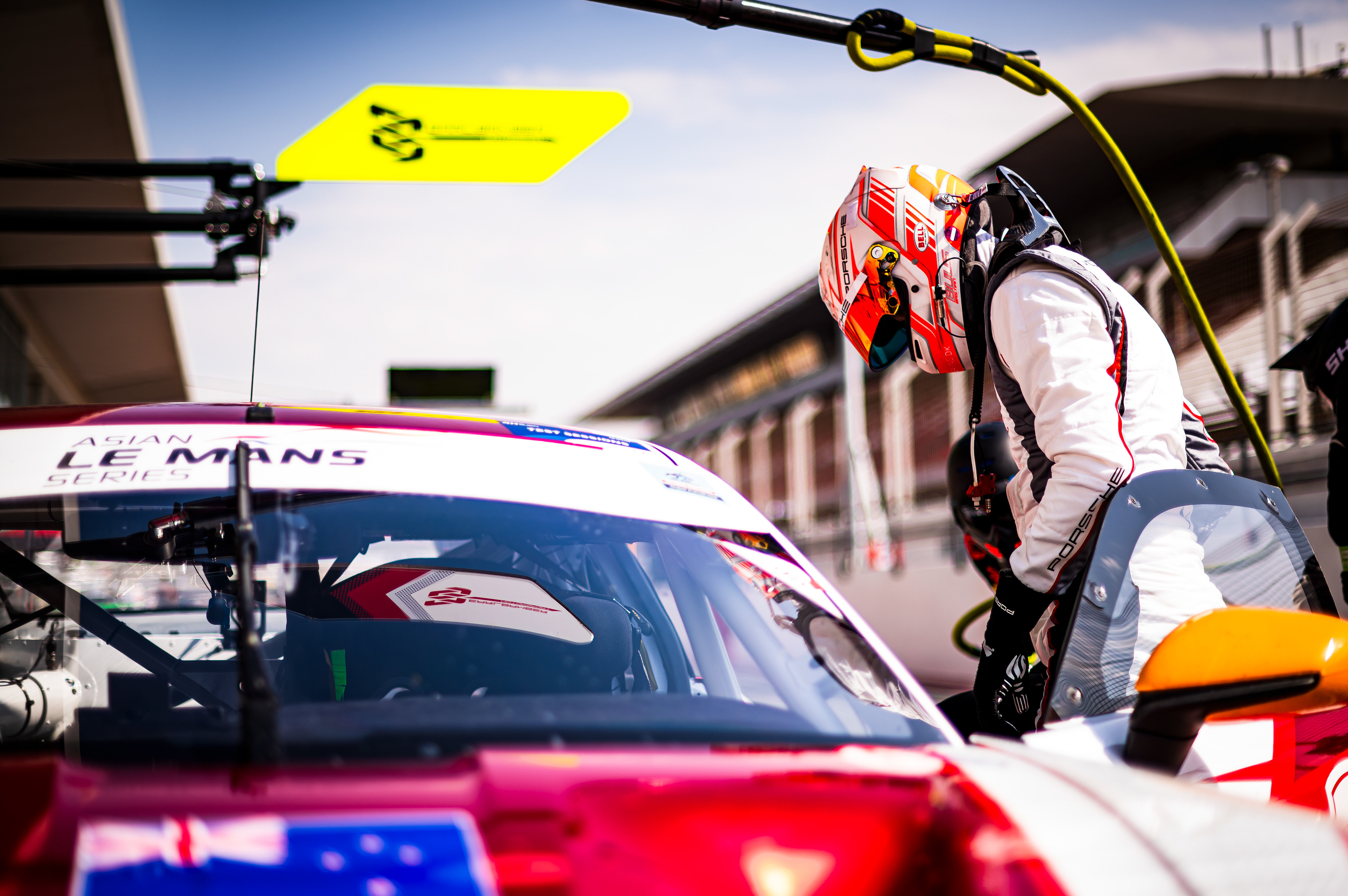 #8 EBM Porsche 911 GT3 R of Johanes Setiawan Santoso, Tanart Sathienthirakul, Bastian Buus 