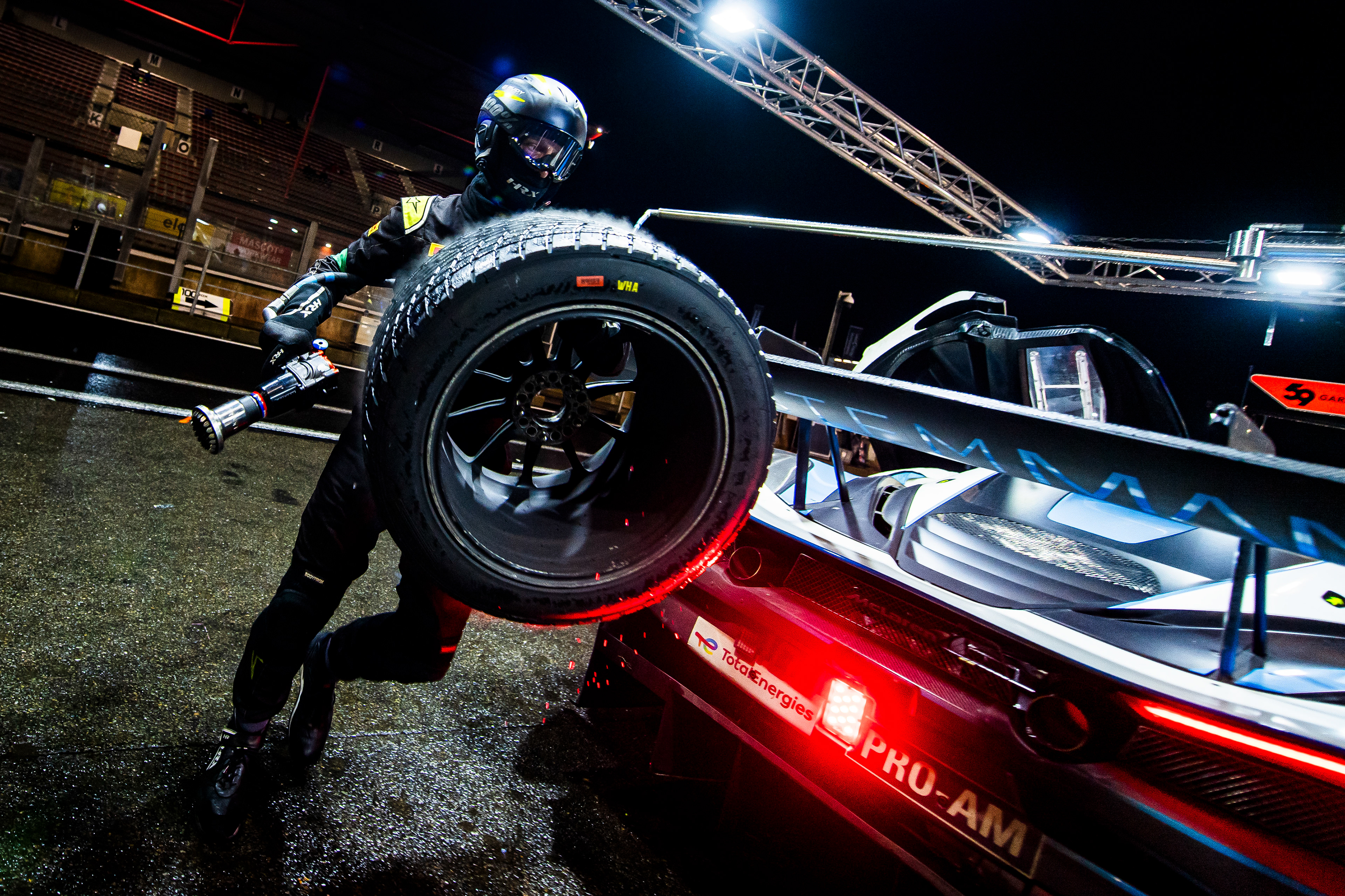 #100 Team RJN McLaren 720S GT3 EVO: Alex Buncombe, Chris Buncombe, Jann Mardenborough