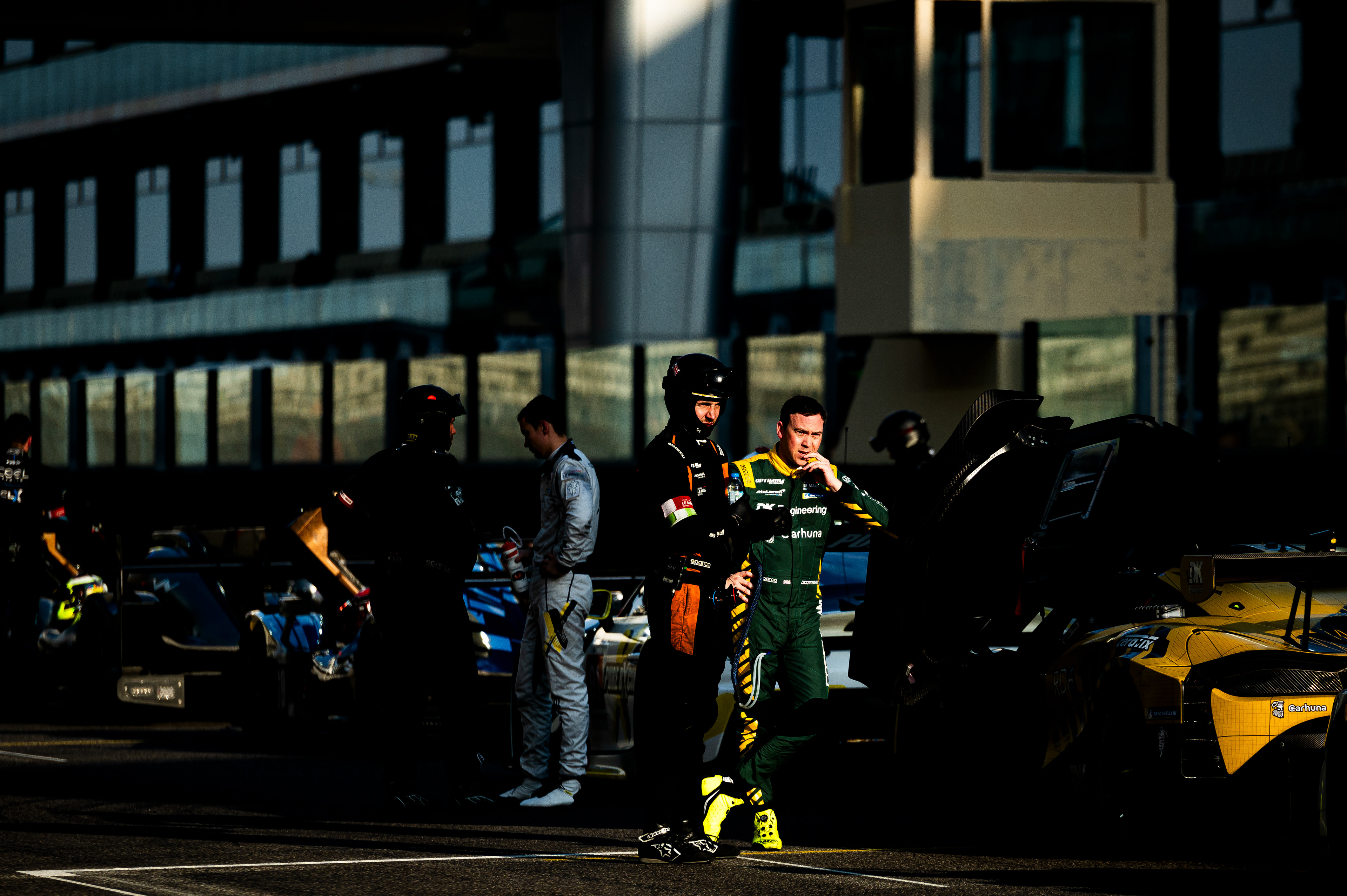 Race 2 Red Flag - #69 OPTIMUM MOTORSPORT McLaren 720S GT3 of  James Cottingham