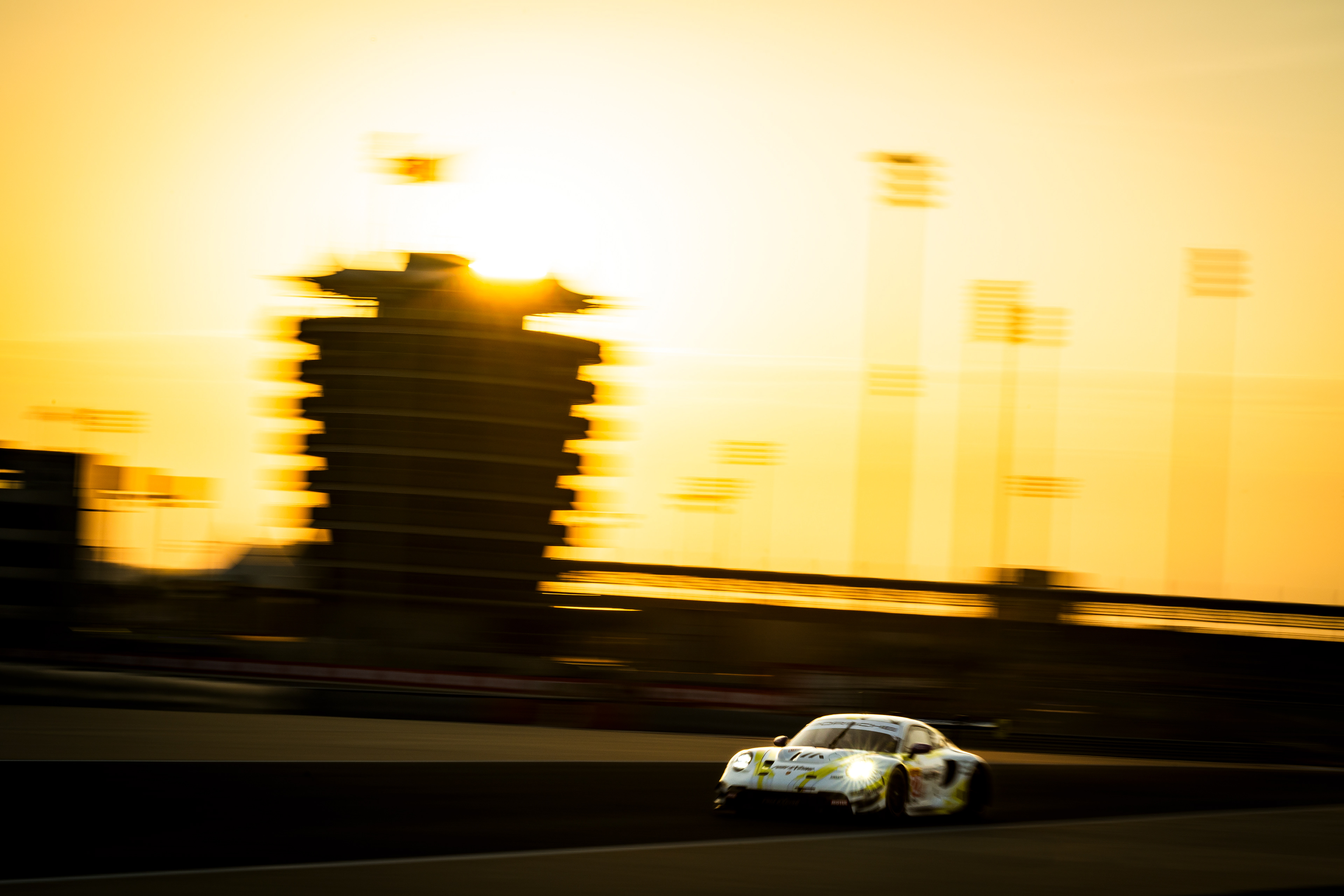 #92 Manthey Purerxcing Porsche 911 GT3 R LMGT3: Aliaksandr Malykhin, Joel Sturm, Klaus Bachler