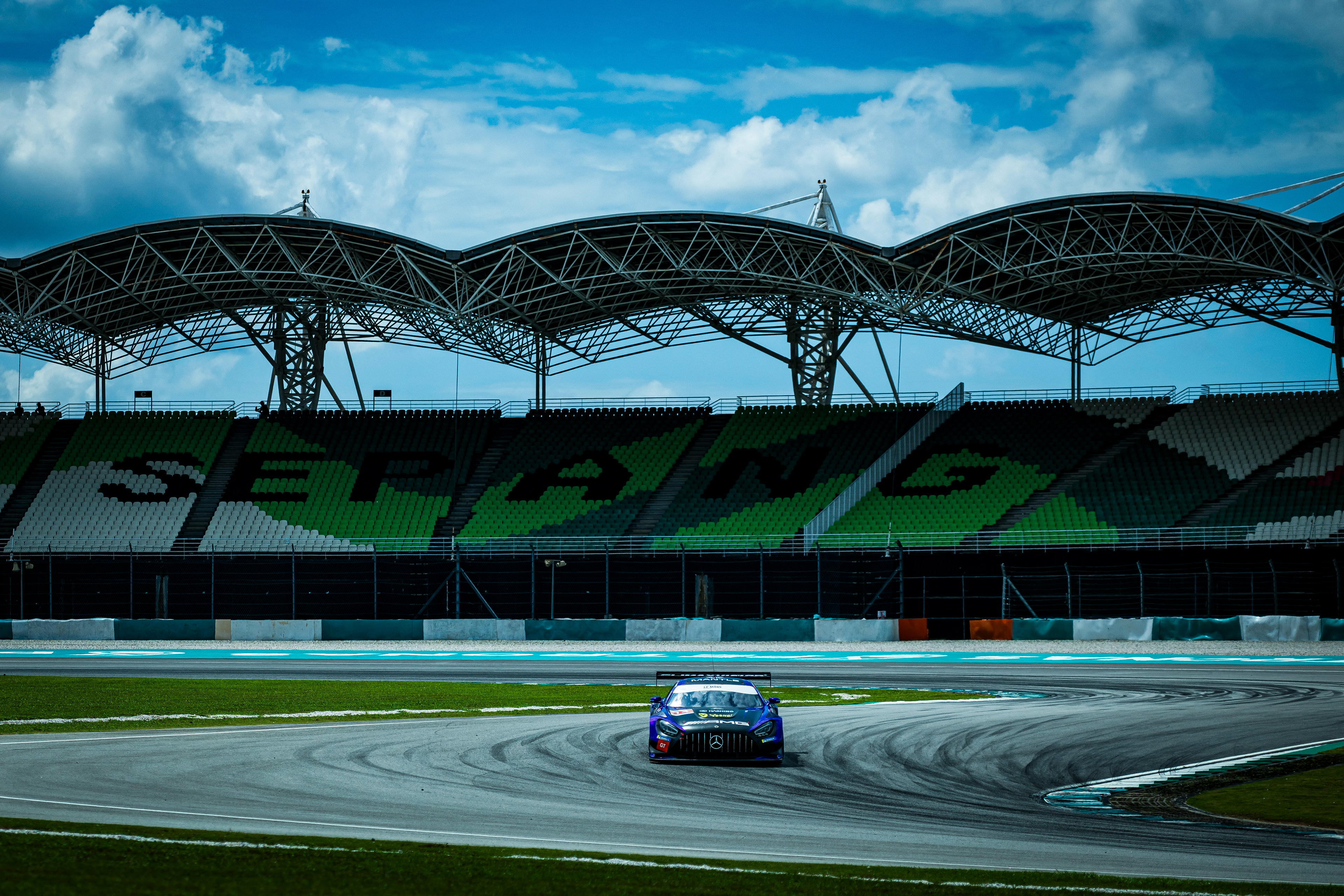 #14 Climax Racing Mercedes-AMG GT3 EVO: Lu Wei, Ling Kang, Lucas Auer