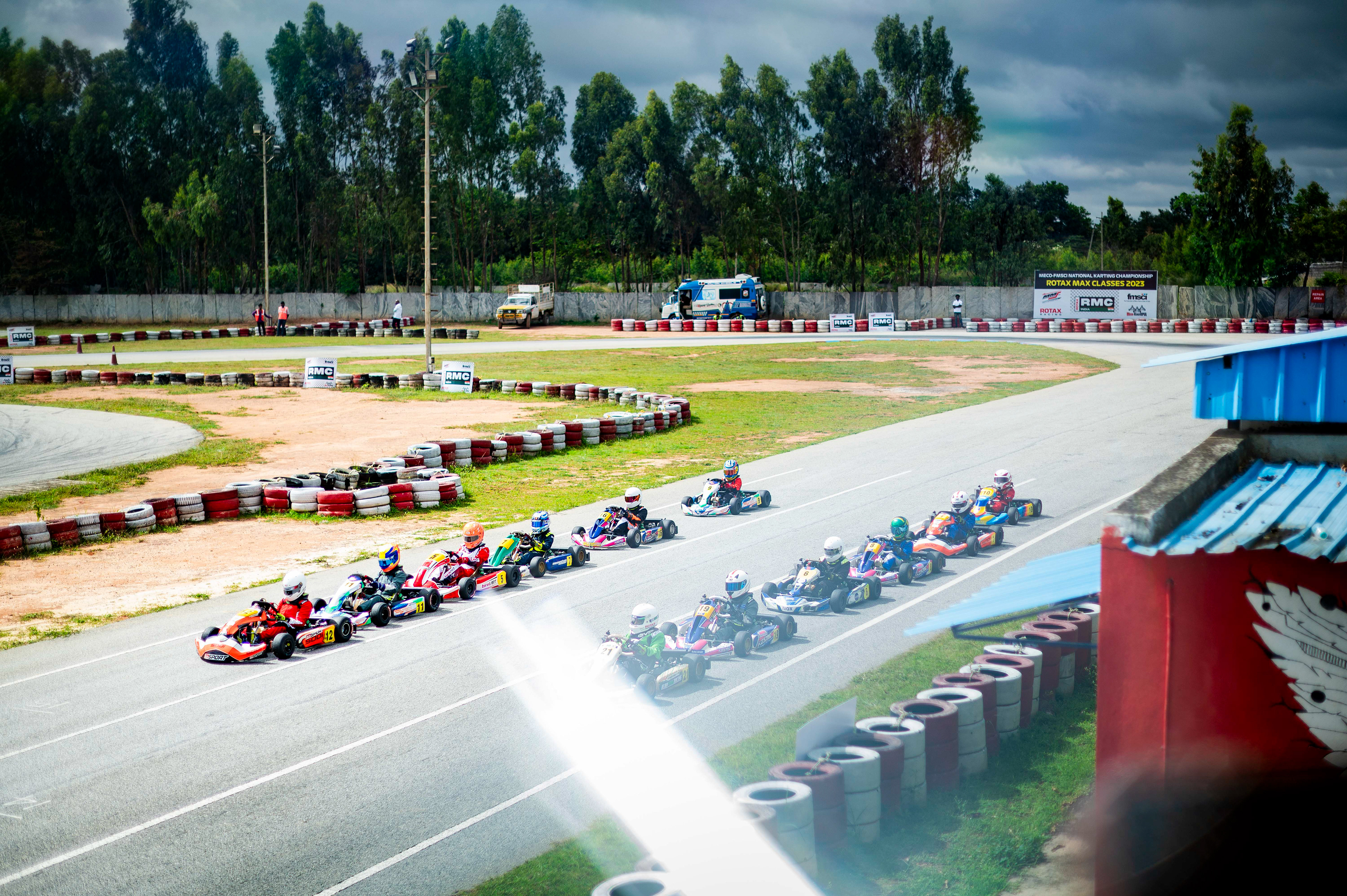 Micro Max Race start.