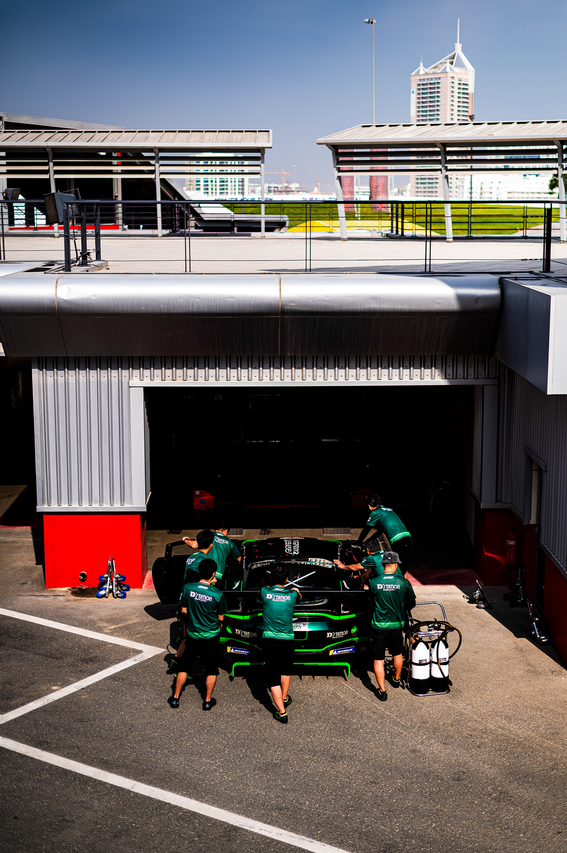 #77 D'STATION RACING Aston Martin Vantage AMR GT3 of Satoshi Hoshino, Tomonobu Fujii, Casper Stevenson