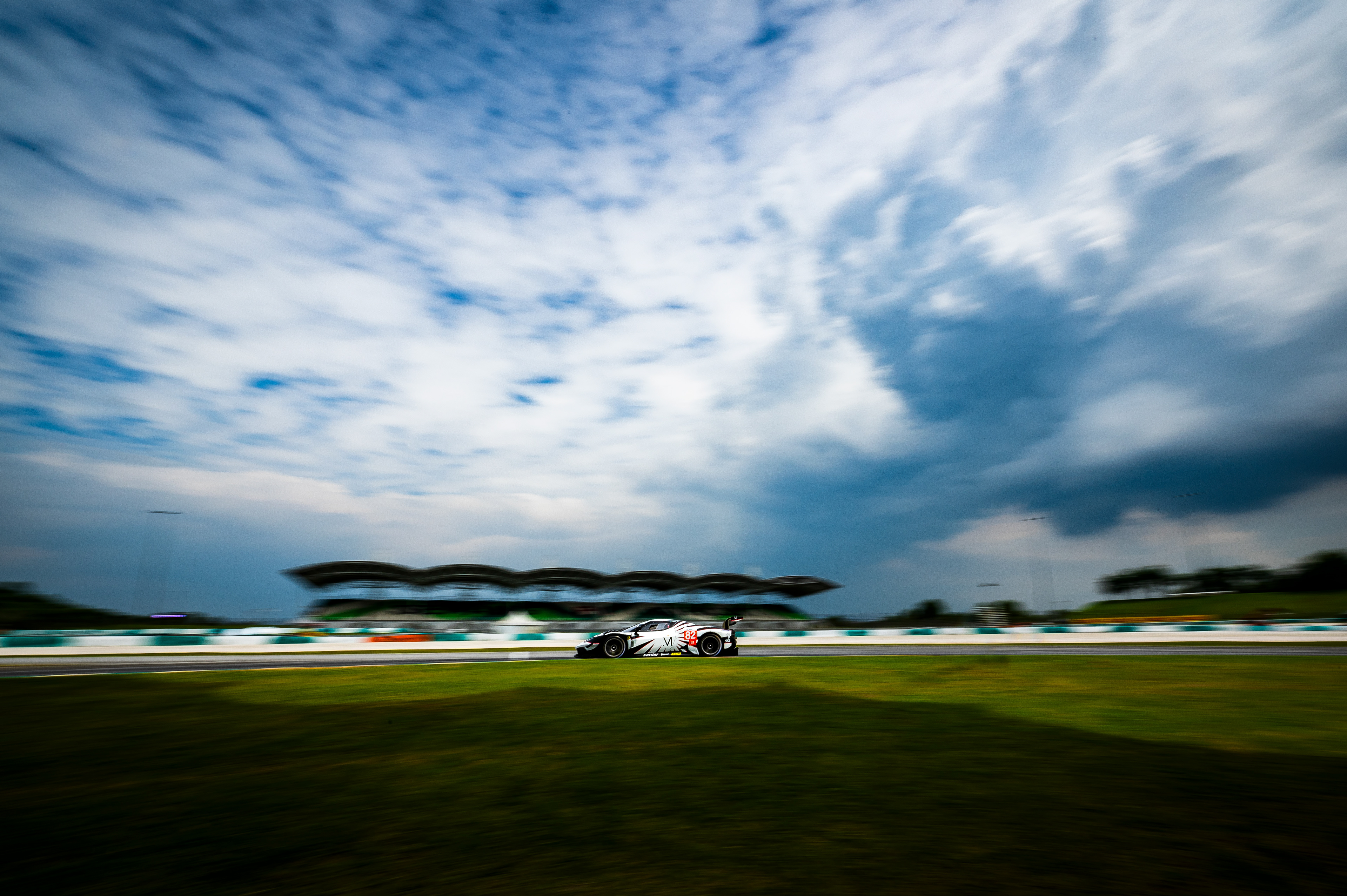 #82 AF Corse Ferrari 296 GT3: Charles-Henri Samani, Conrad Laursen, Nico Varrone