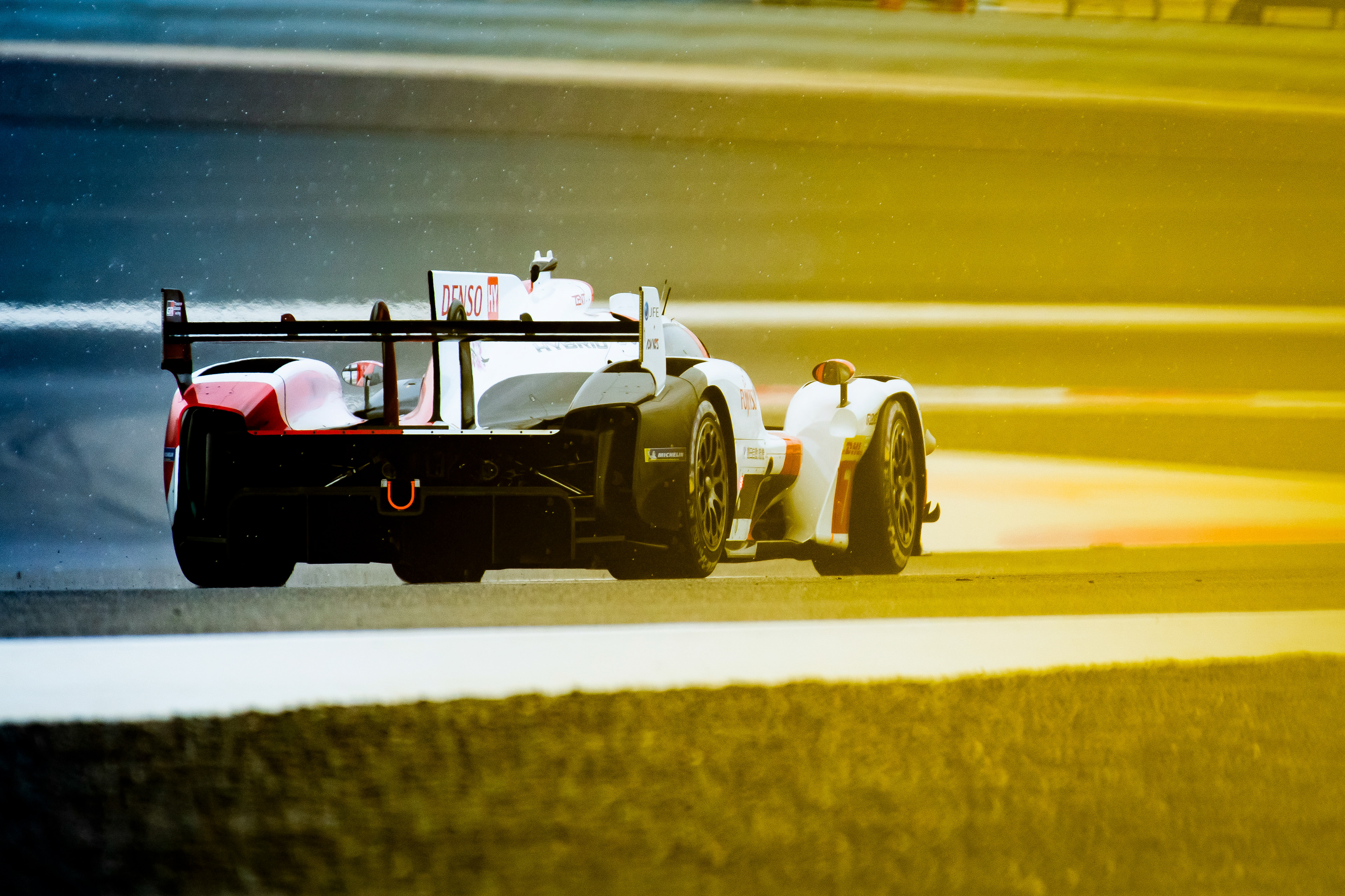 TGR GR010 Under Rain