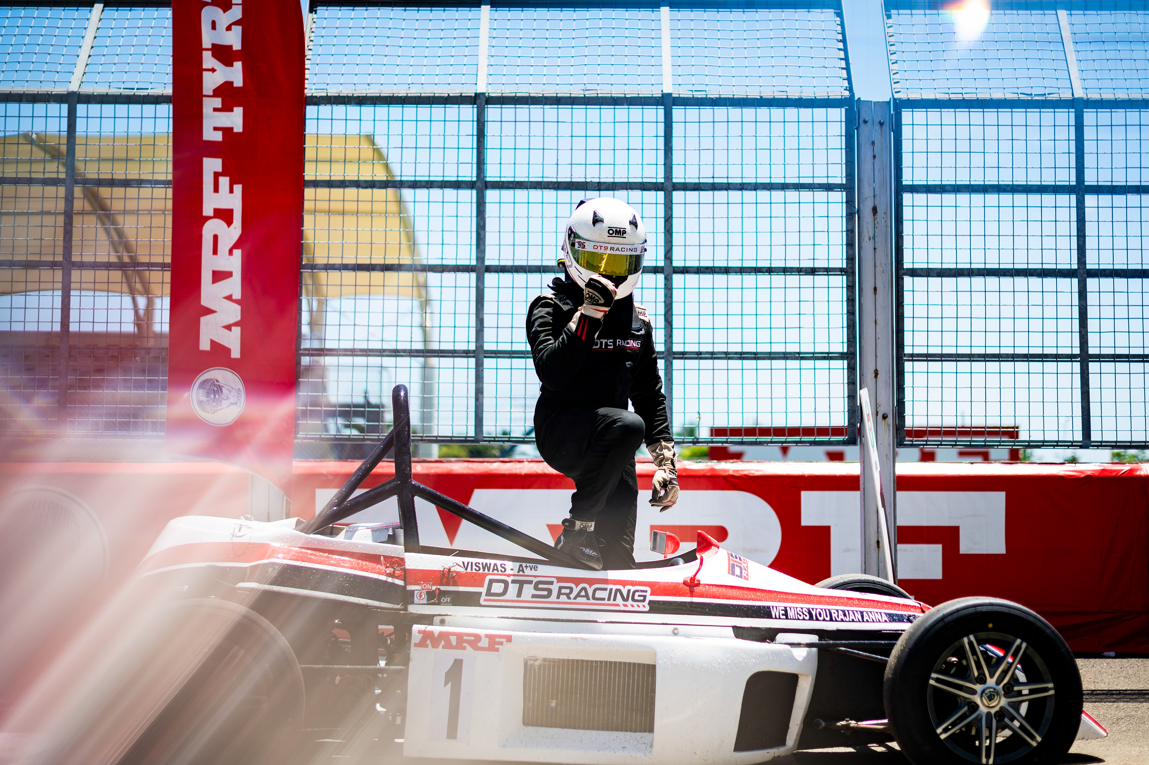 Viswas maiden win in round 2