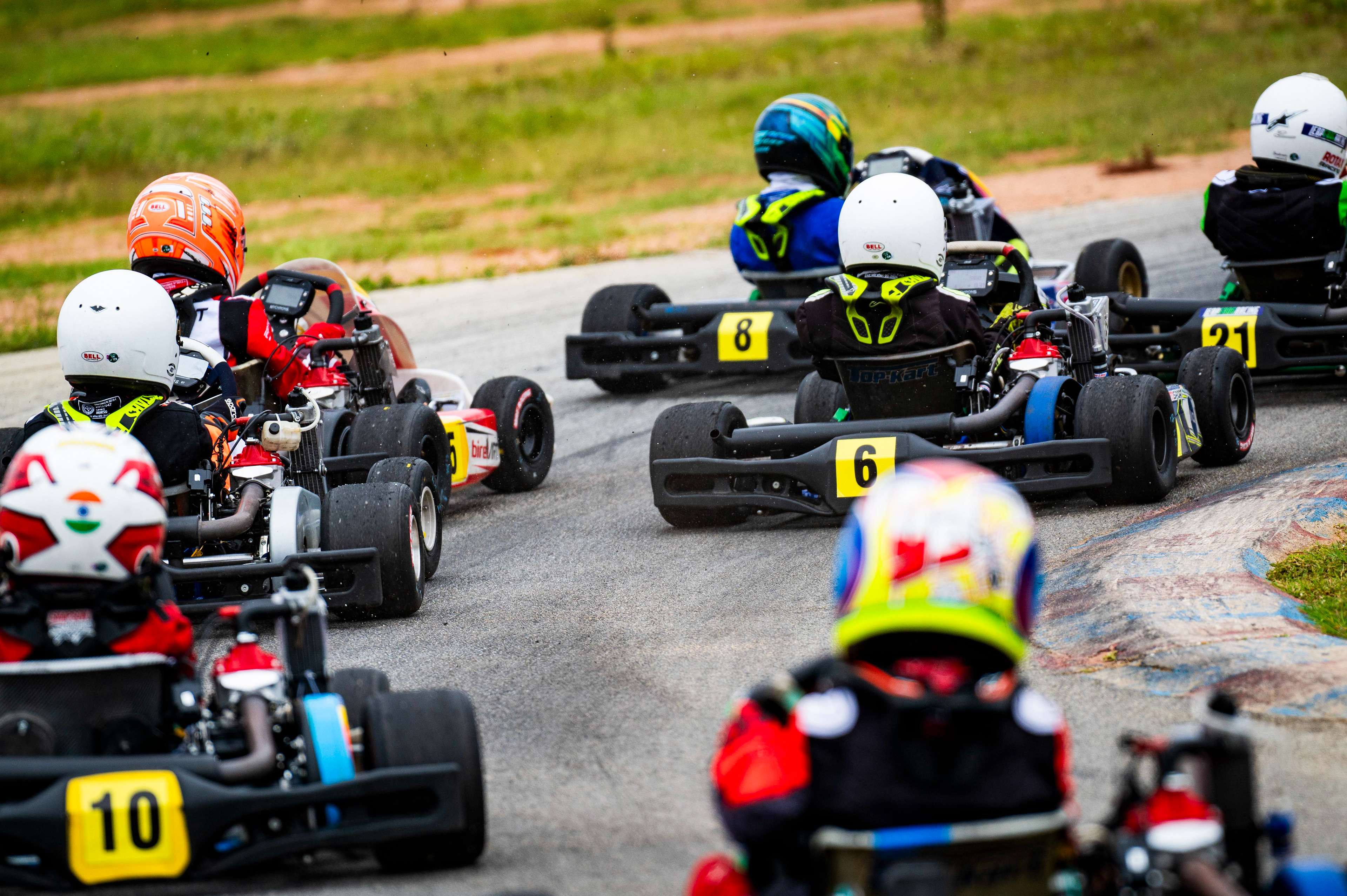 Micro drivers into turn 1.