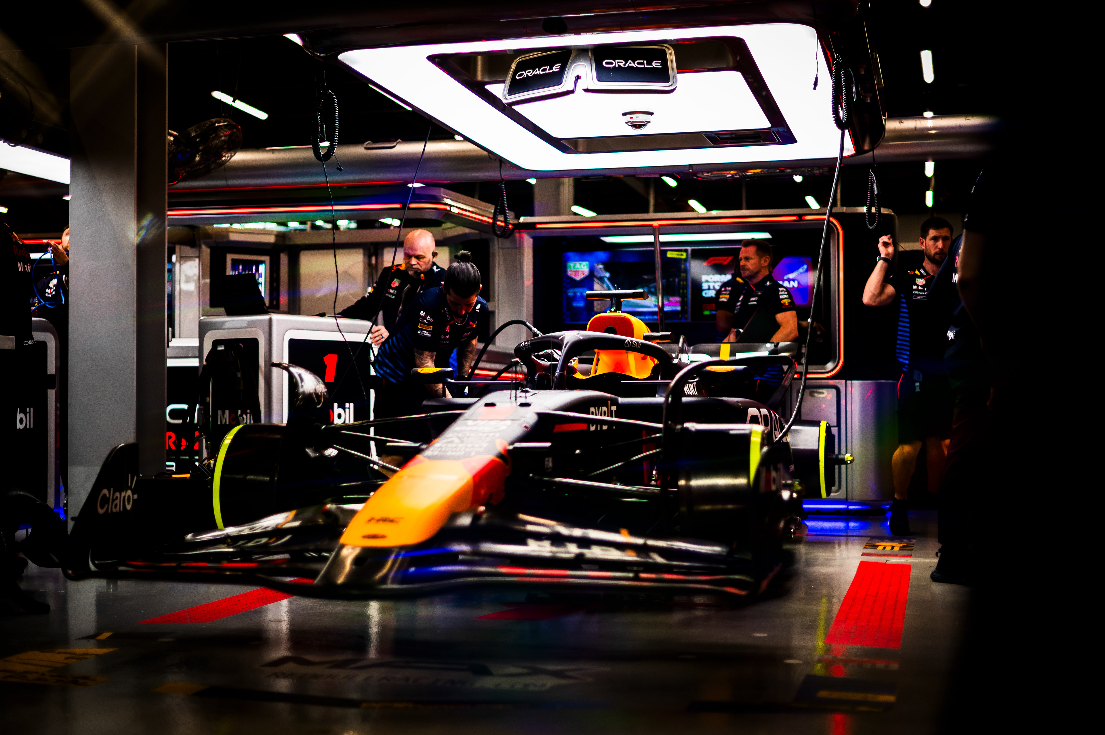 Redbull Racing Pit - Max Verstappen