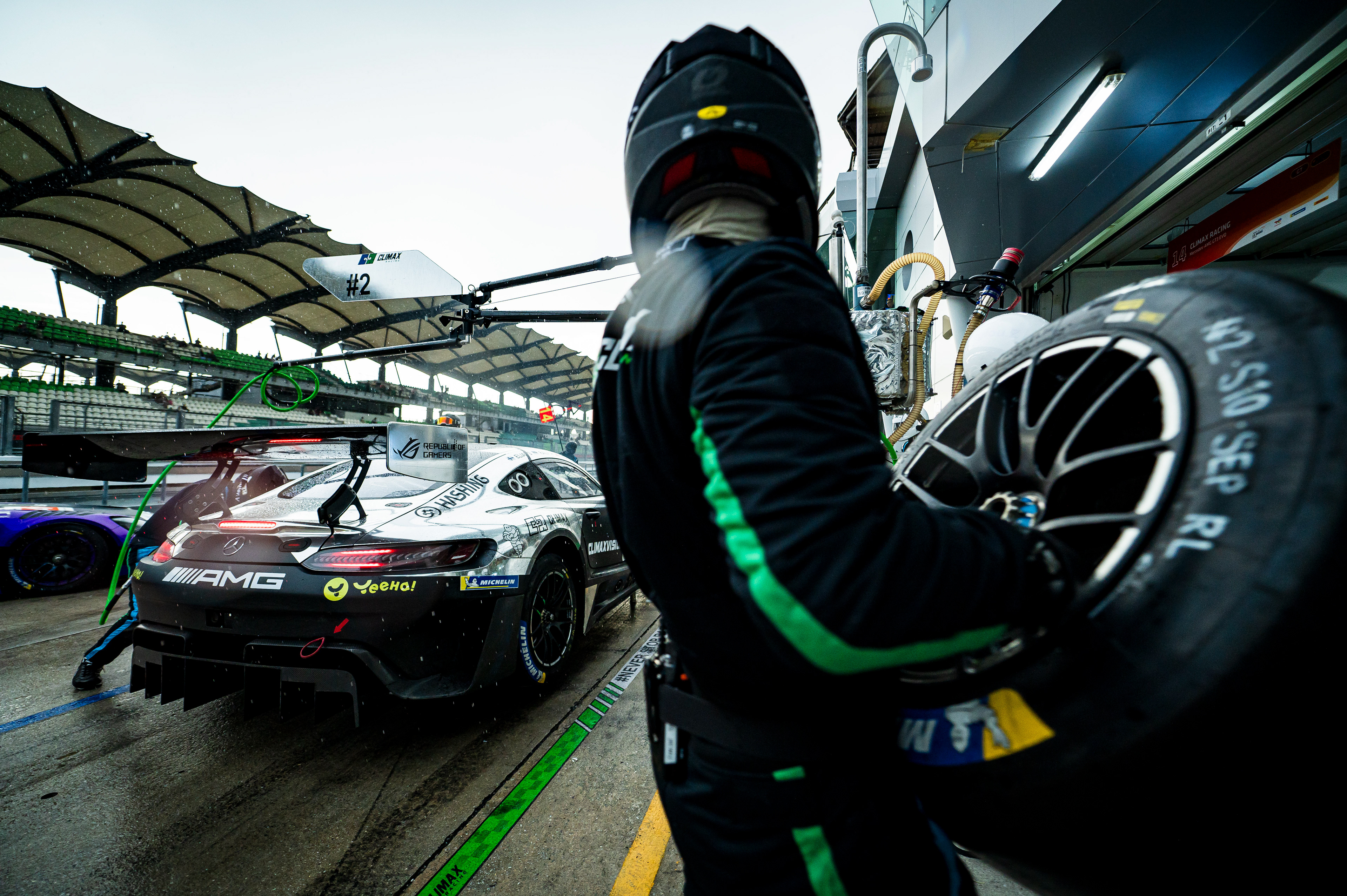 #2 Climax Racing Mercedes-AMG GT3 EVO: Bihuang Zhou, Elias Seppanen, Ralf Aron
