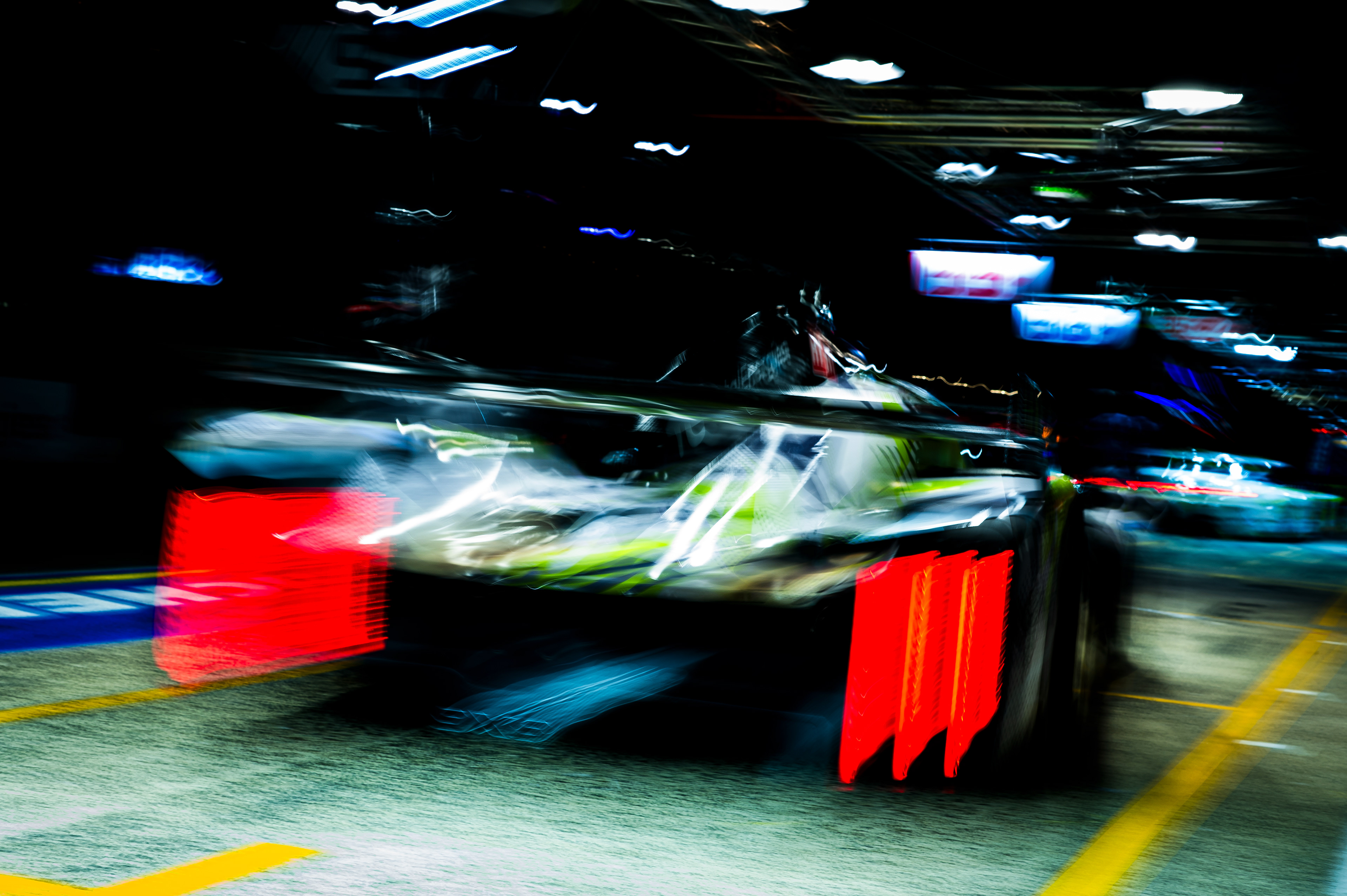 #94 Peugeot Totalenergies Peugeot 9X8: Stoffel Vandoorne, Paul Di Resta, Loic Duval