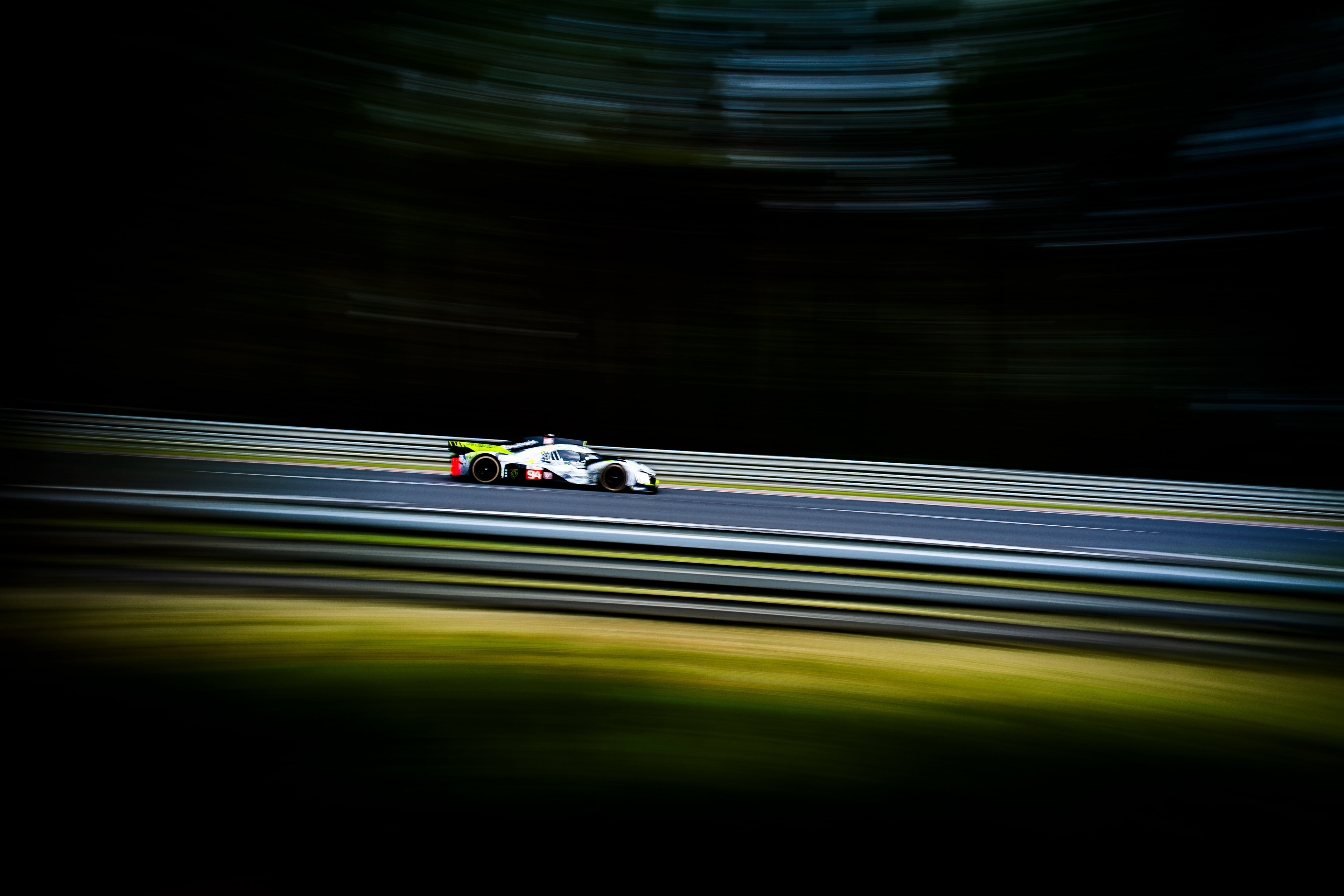 #94 Peugeot Totalenergies Peugeot 9X8: Stoffel Vandoorne, Paul Di Resta, Loic Duval