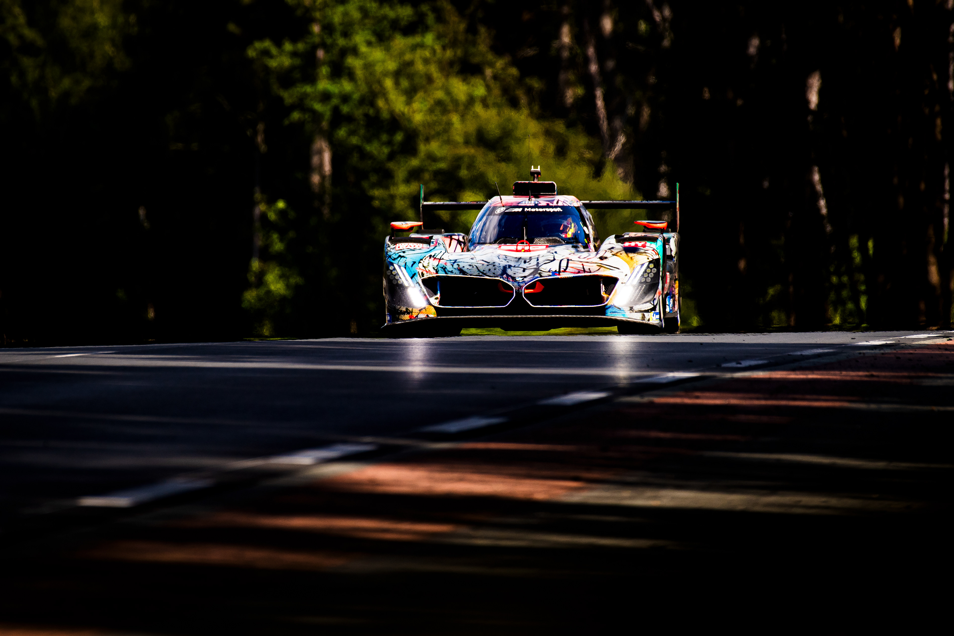 #20 BMW M Team WRT BMW M Hybrid V8: Sheldon Van Der Linde, Robin Frijns, Rene Rast