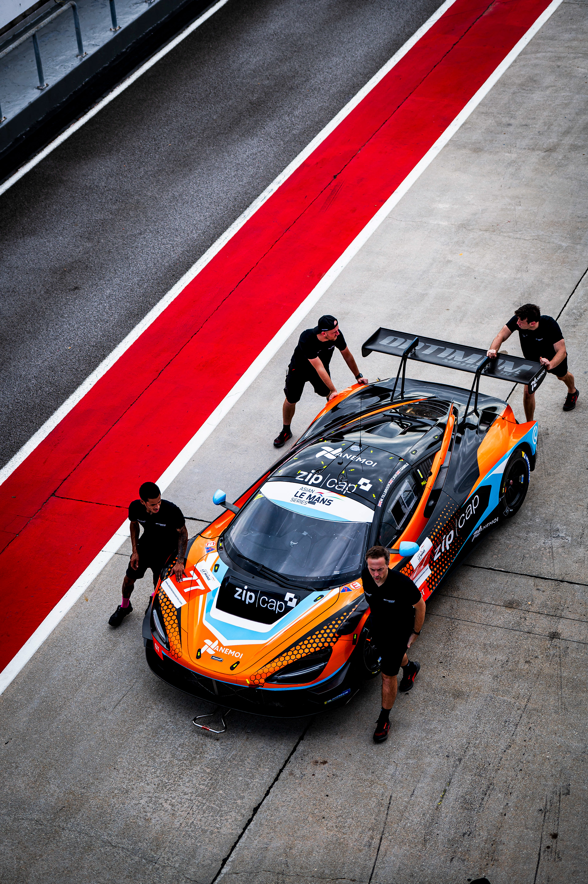 #77 Optimum Motorsport McLaren 720S GT3: Morgan Tillbrook, Tom Ikin, Tom Gamble