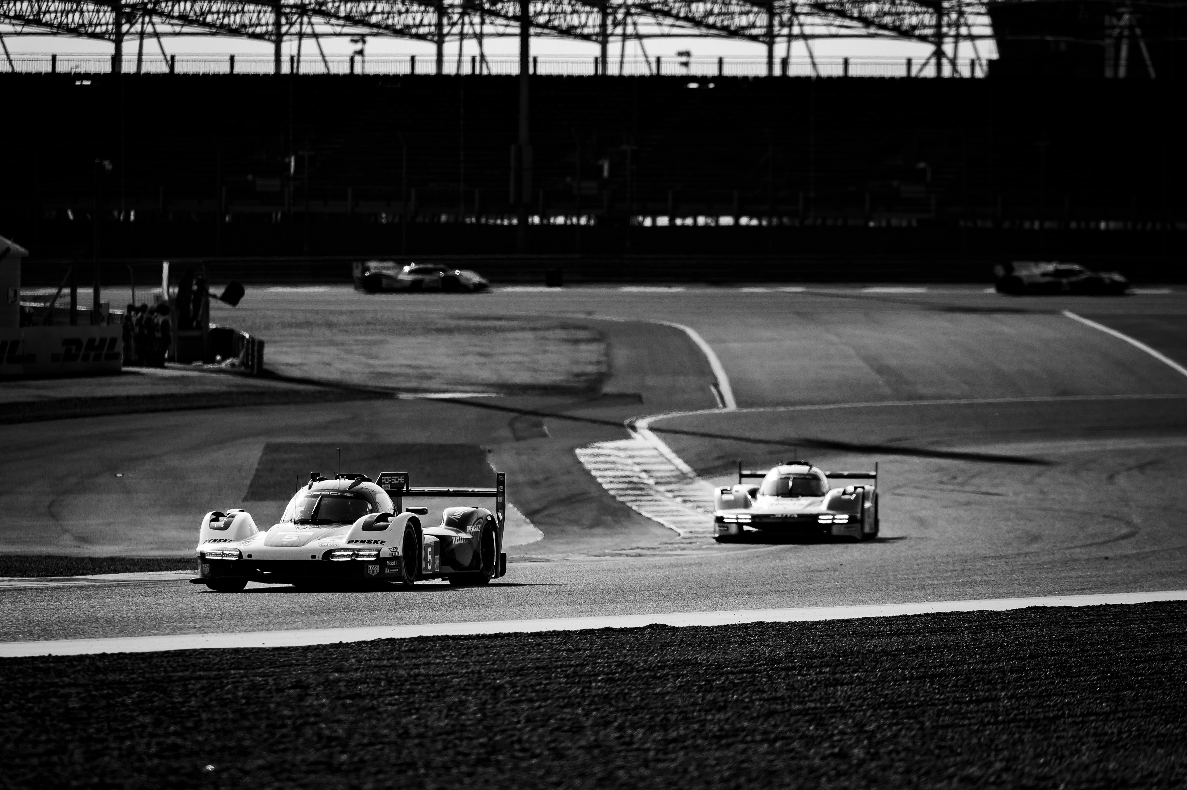 963 - Porsche Penske Motorsport x JOTA Hertz 