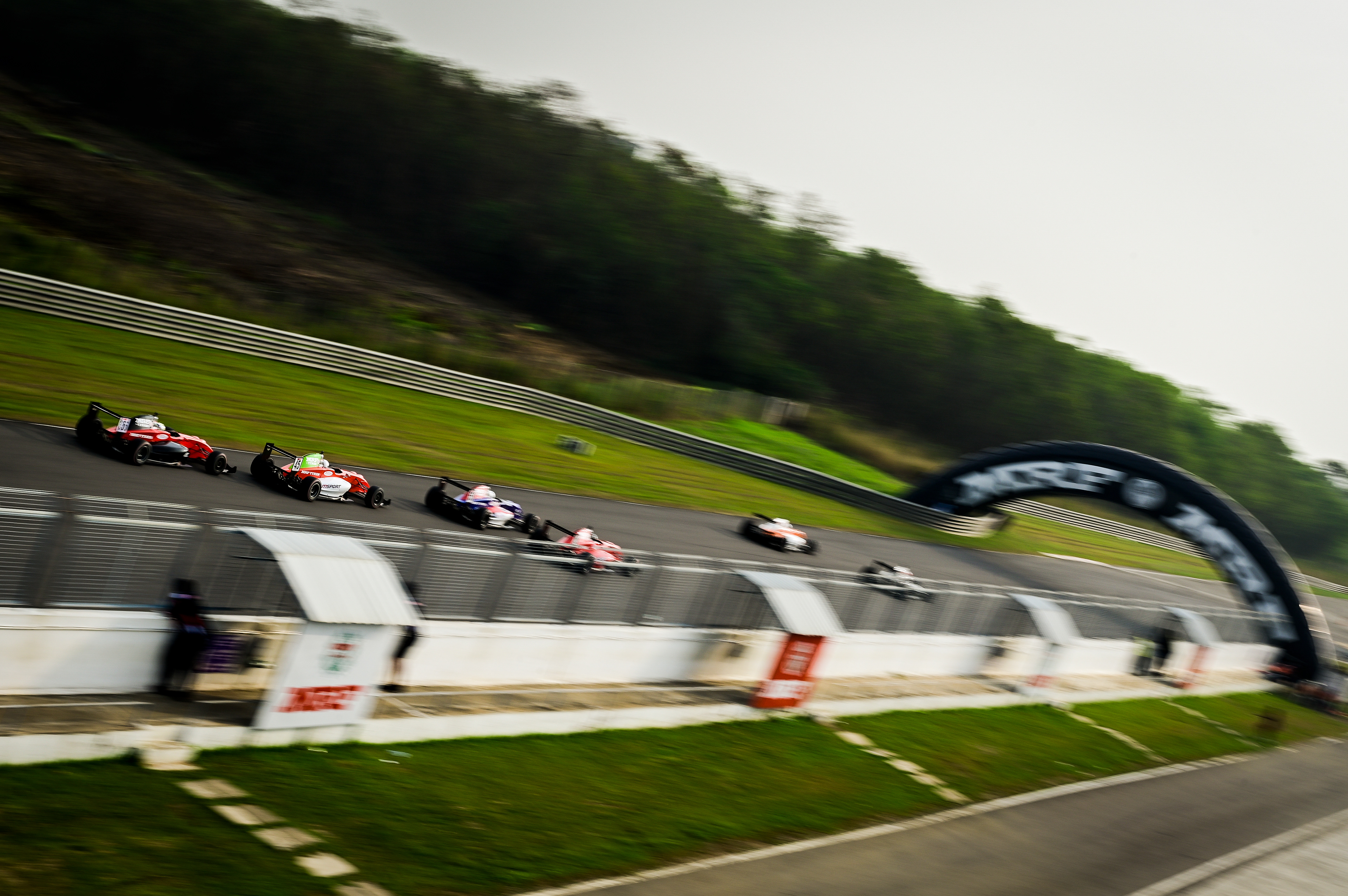 F2000 Race Start