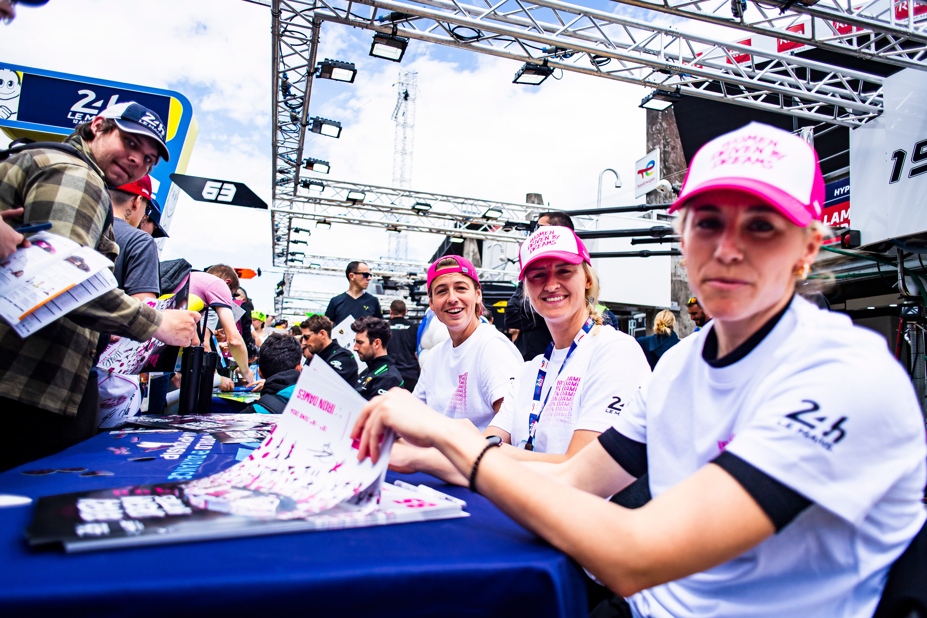 #85 Iron Dames Lamborghini Huracan LMGT3 Evo2: Sarah Bovy, Michelle Gatting, Rahel Frey 