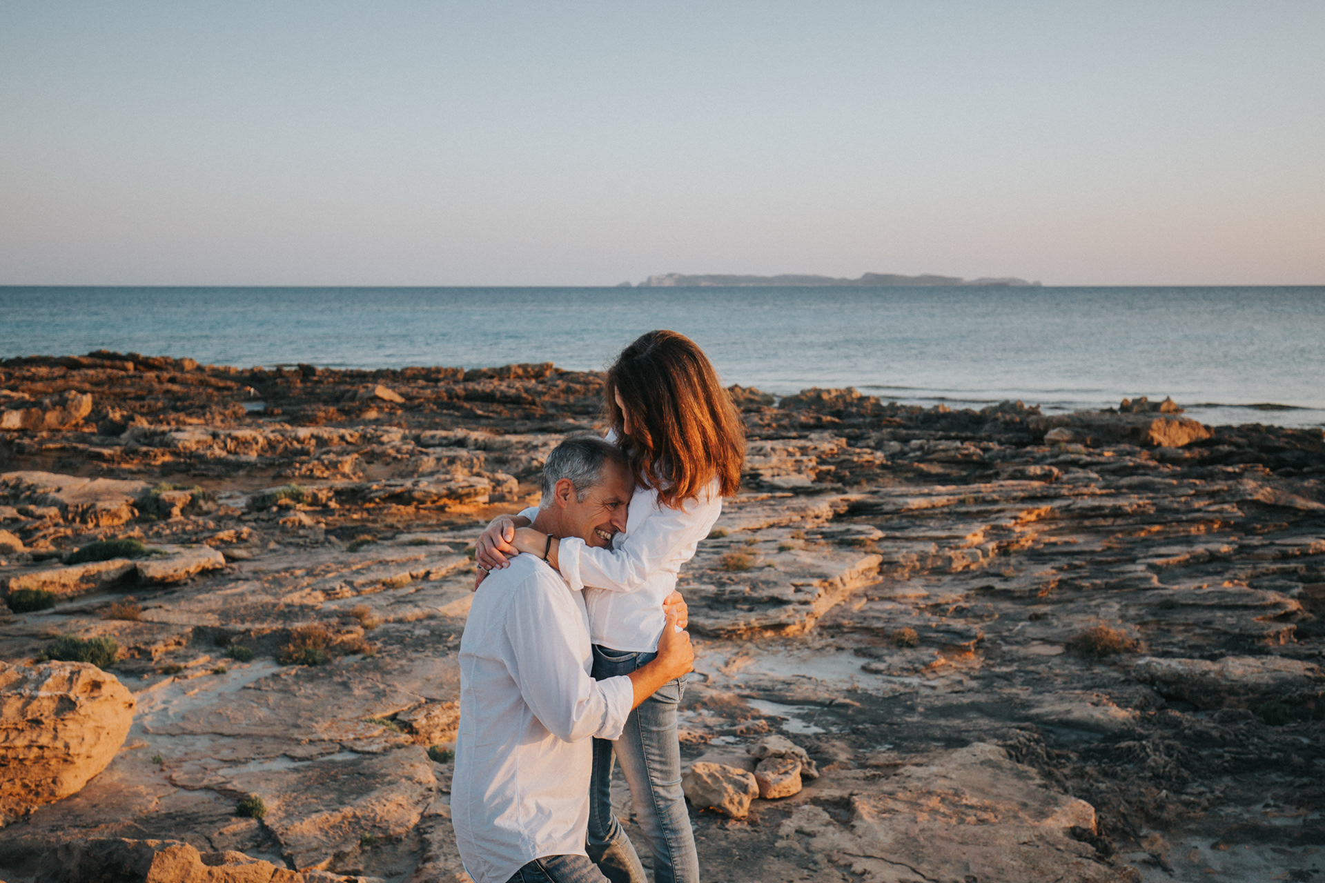 Paarshooting am Meer auf Mallorca